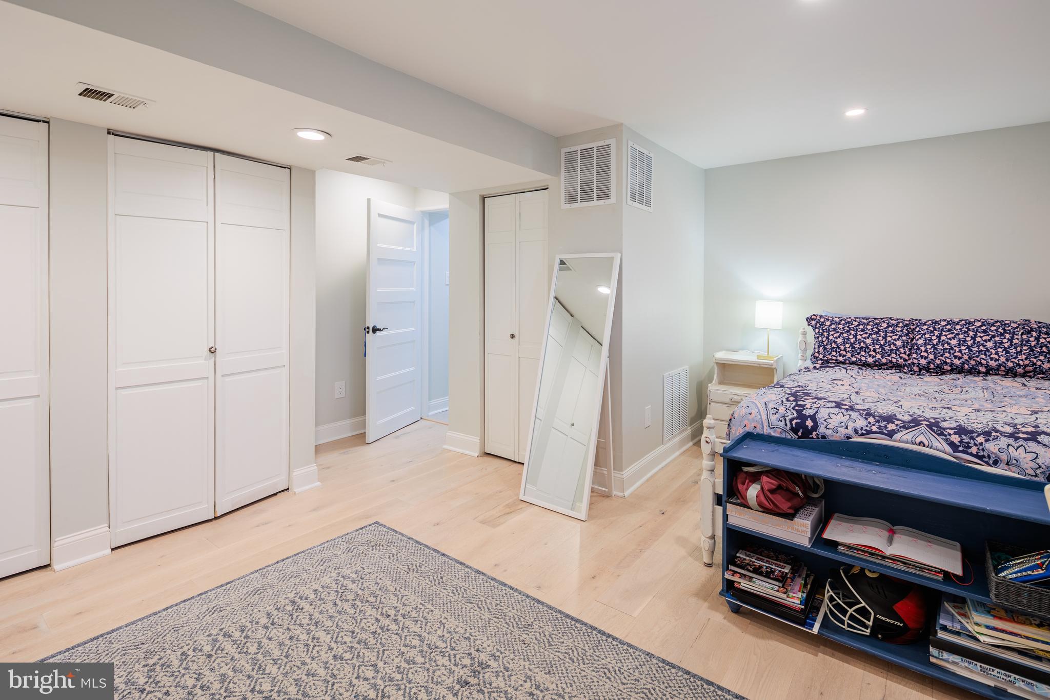 HALLMARK WOODS - Residential