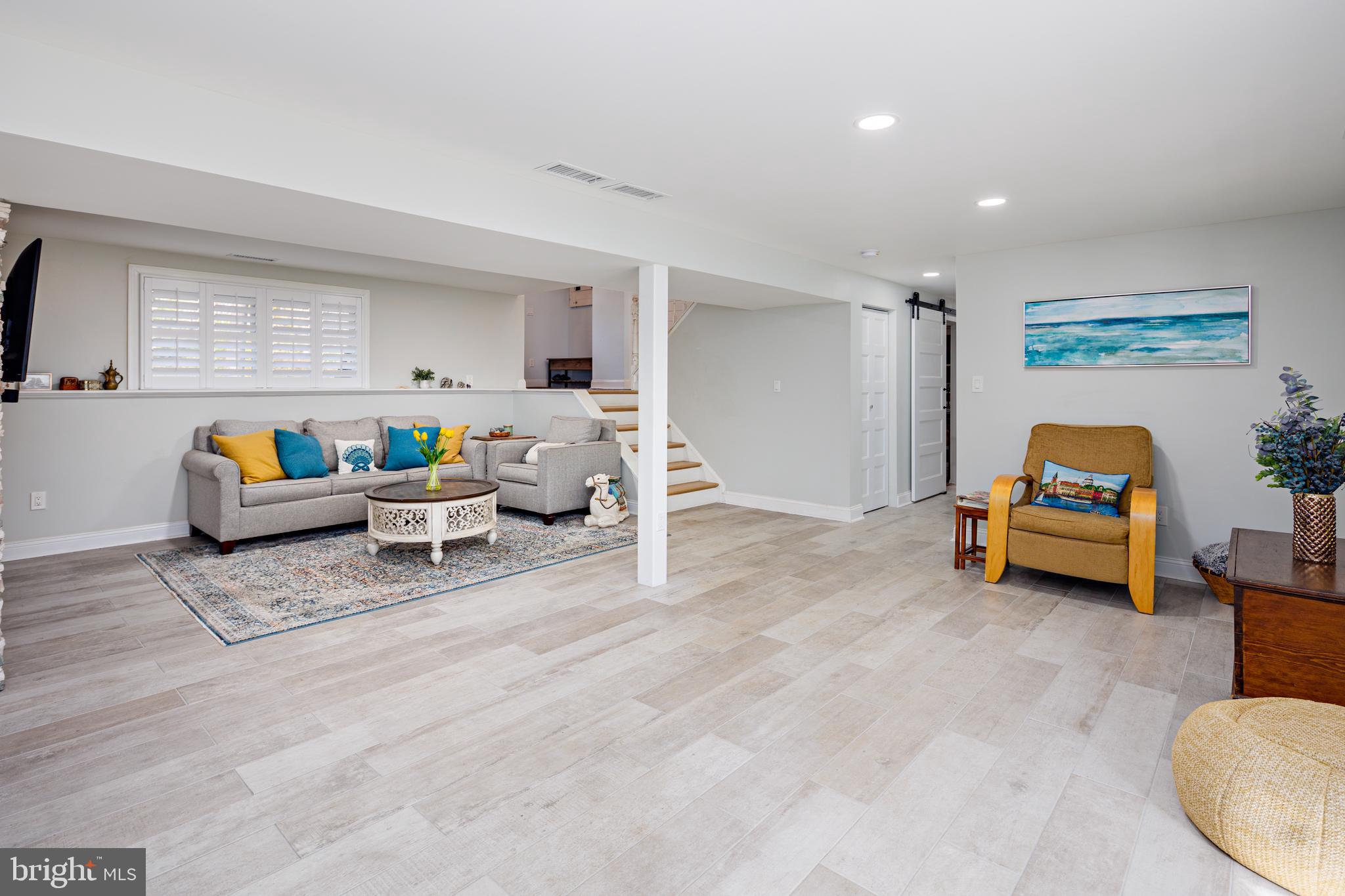 HALLMARK WOODS - Residential