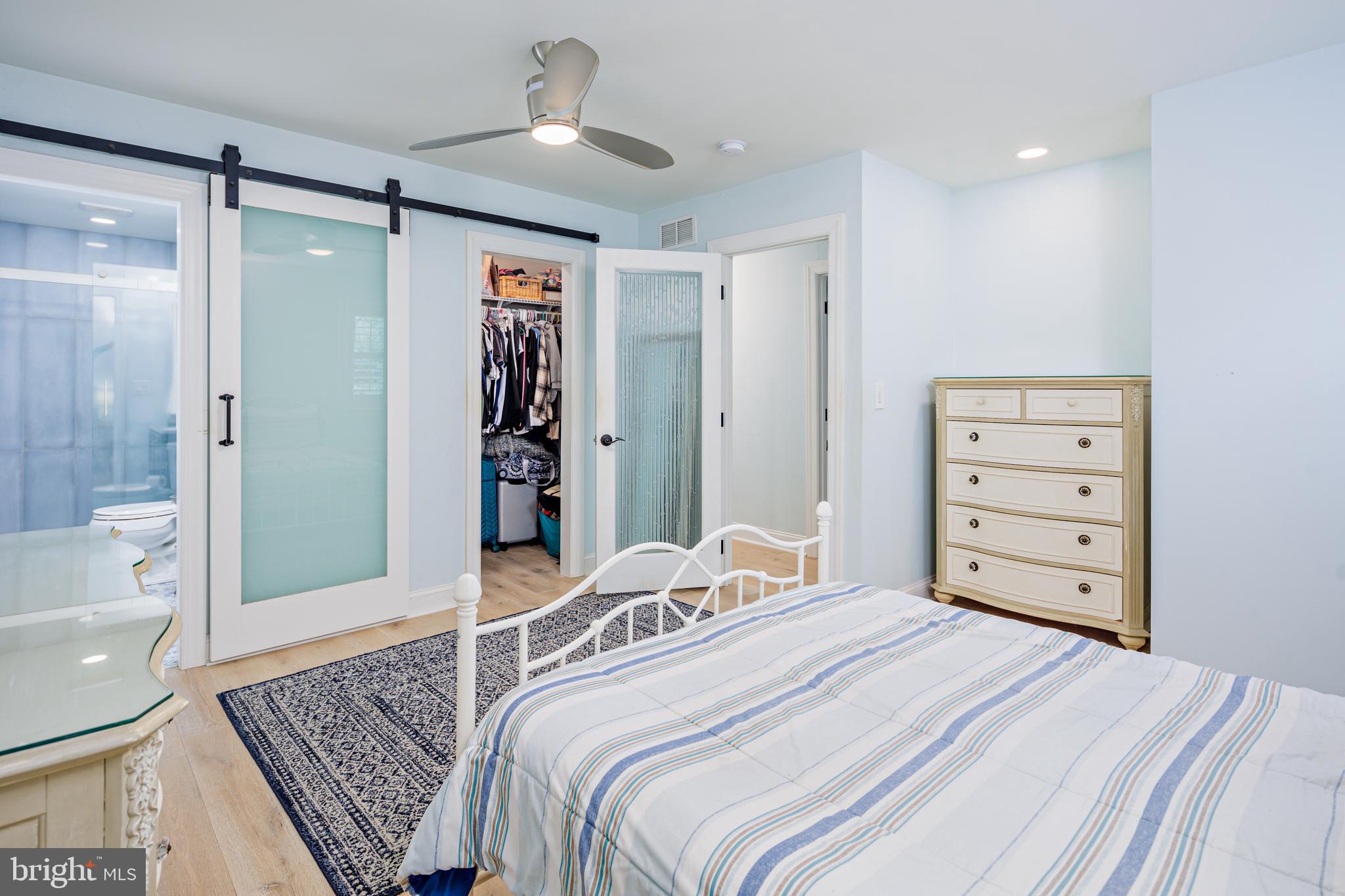 HALLMARK WOODS - Residential