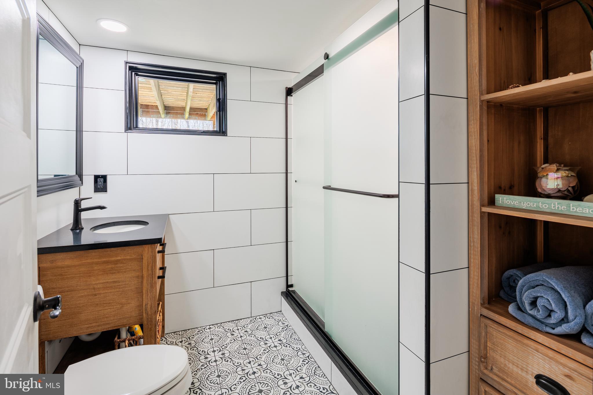 HALLMARK WOODS - Residential