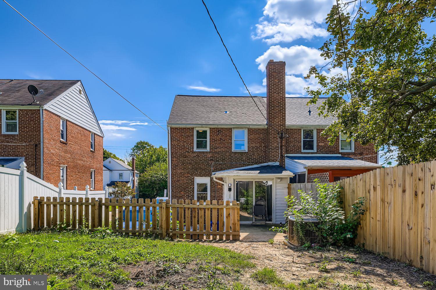 HAMILTON HILLS - Residential