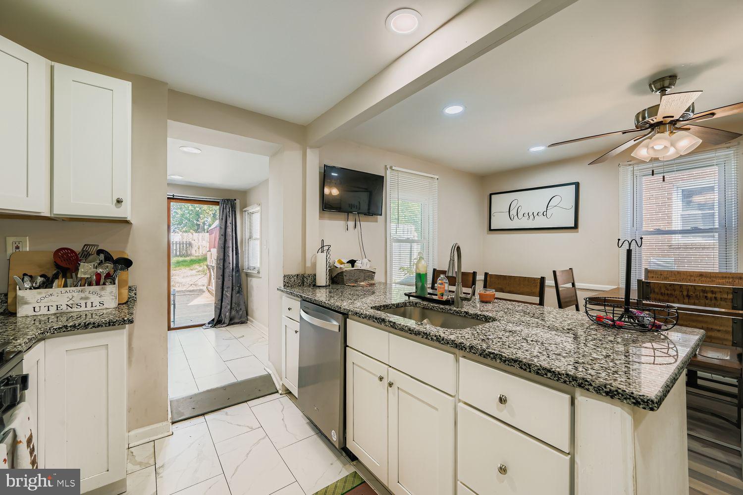 HAMILTON HILLS - Residential