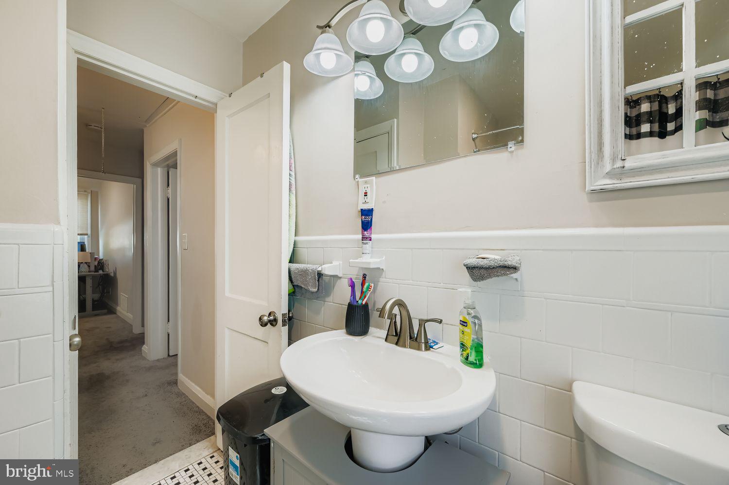 HAMILTON HILLS - Residential