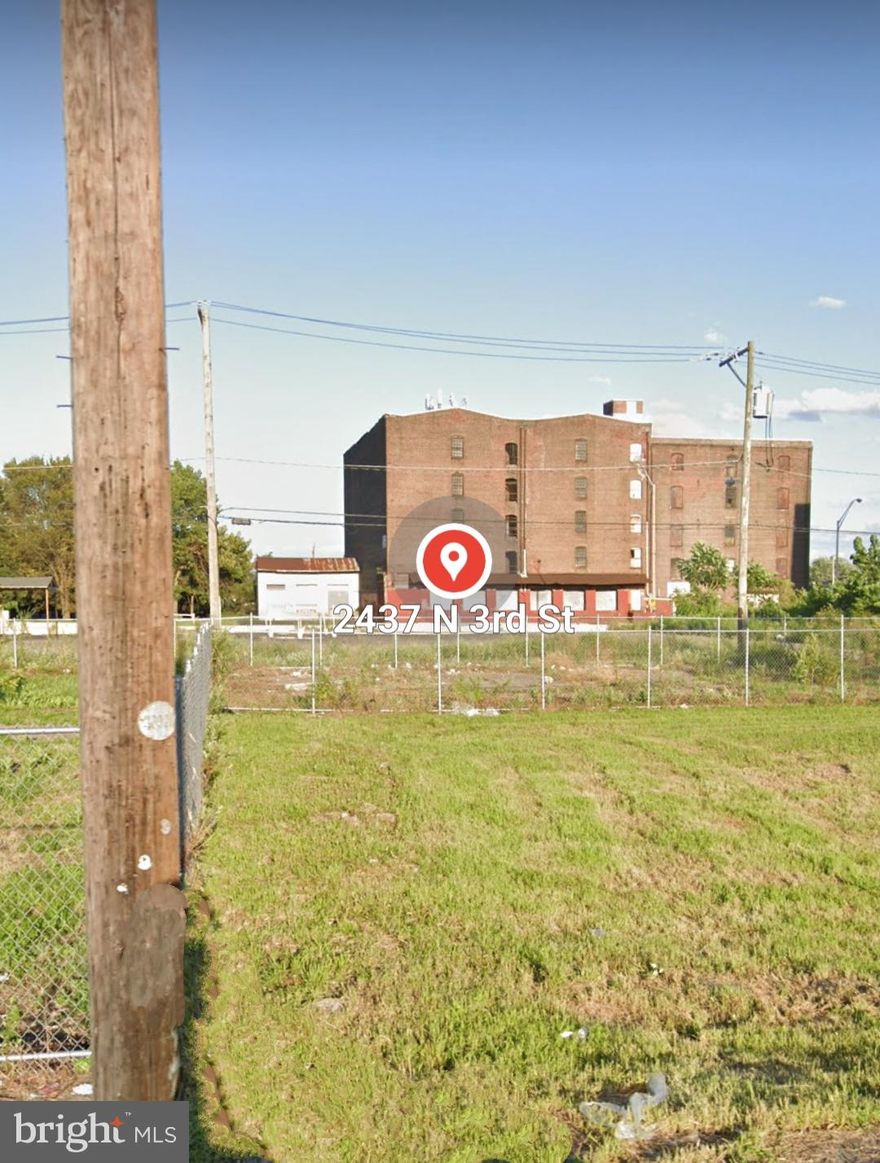 2437 N 3rd St – 840 Sq. Ft. RM1 Lot | Ideal for Duplex Development

Great opportunity for investors and developers! This 840 sq. ft. RM1-zoned lot is perfect for building a duplex, allowing for two residential units in a high-demand rental market.

Located in a rapidly growing area, this property offers easy access to public transportation, major highways, and local amenities. Whether you're looking to develop a cash-flowing rental or a modern owner-occupied investment, this lot provides great potential.

Don’t miss out—contact us today for more information!