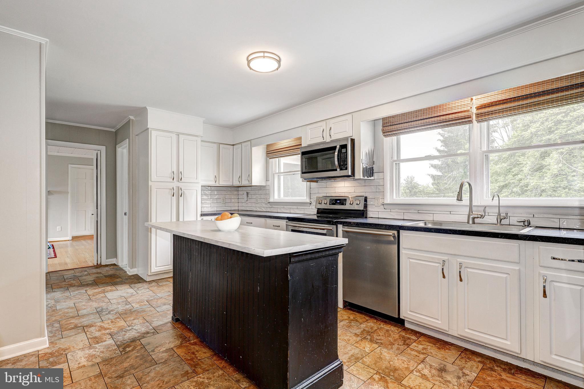 HAMPSTEAD - Residential