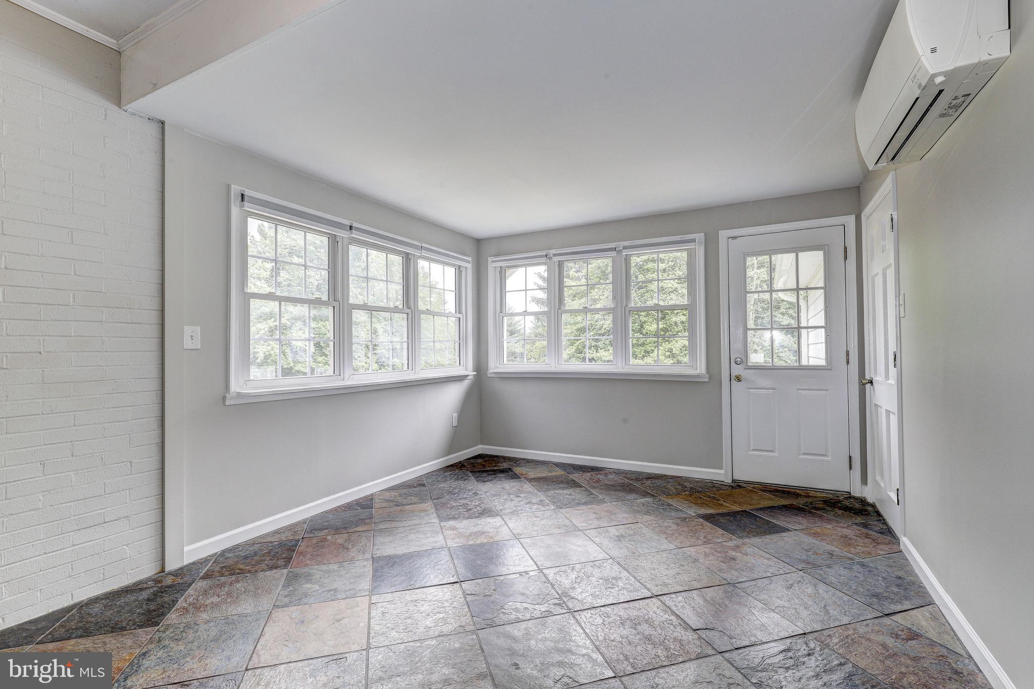 HAMPSTEAD - Residential