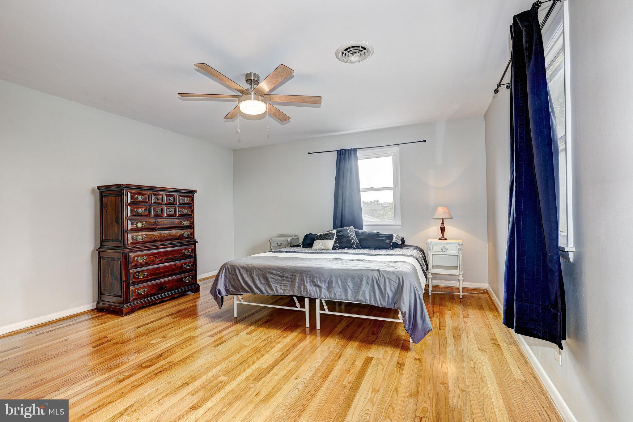 HAMPSTEAD - Residential