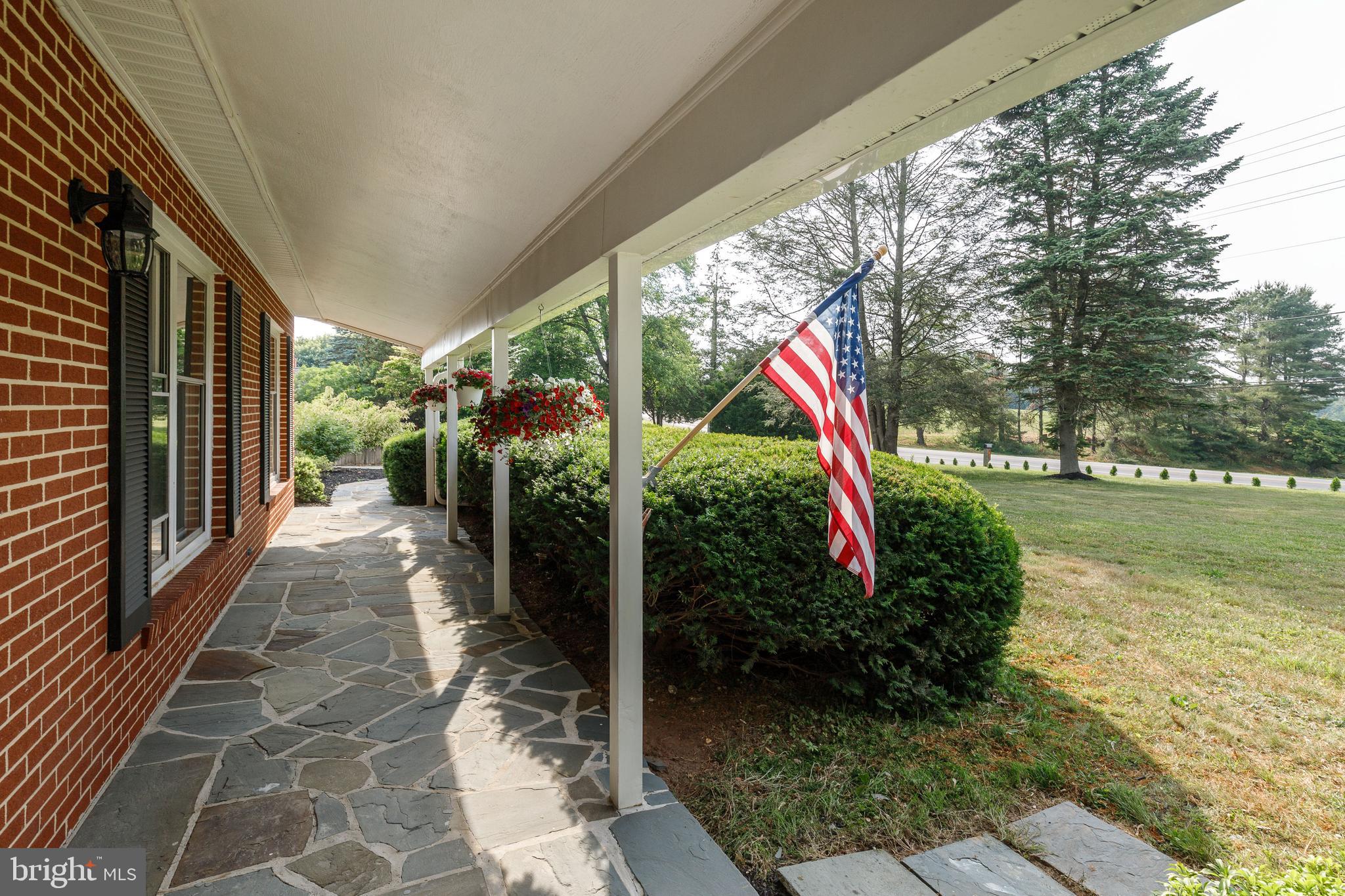 HAMPSTEAD - Residential