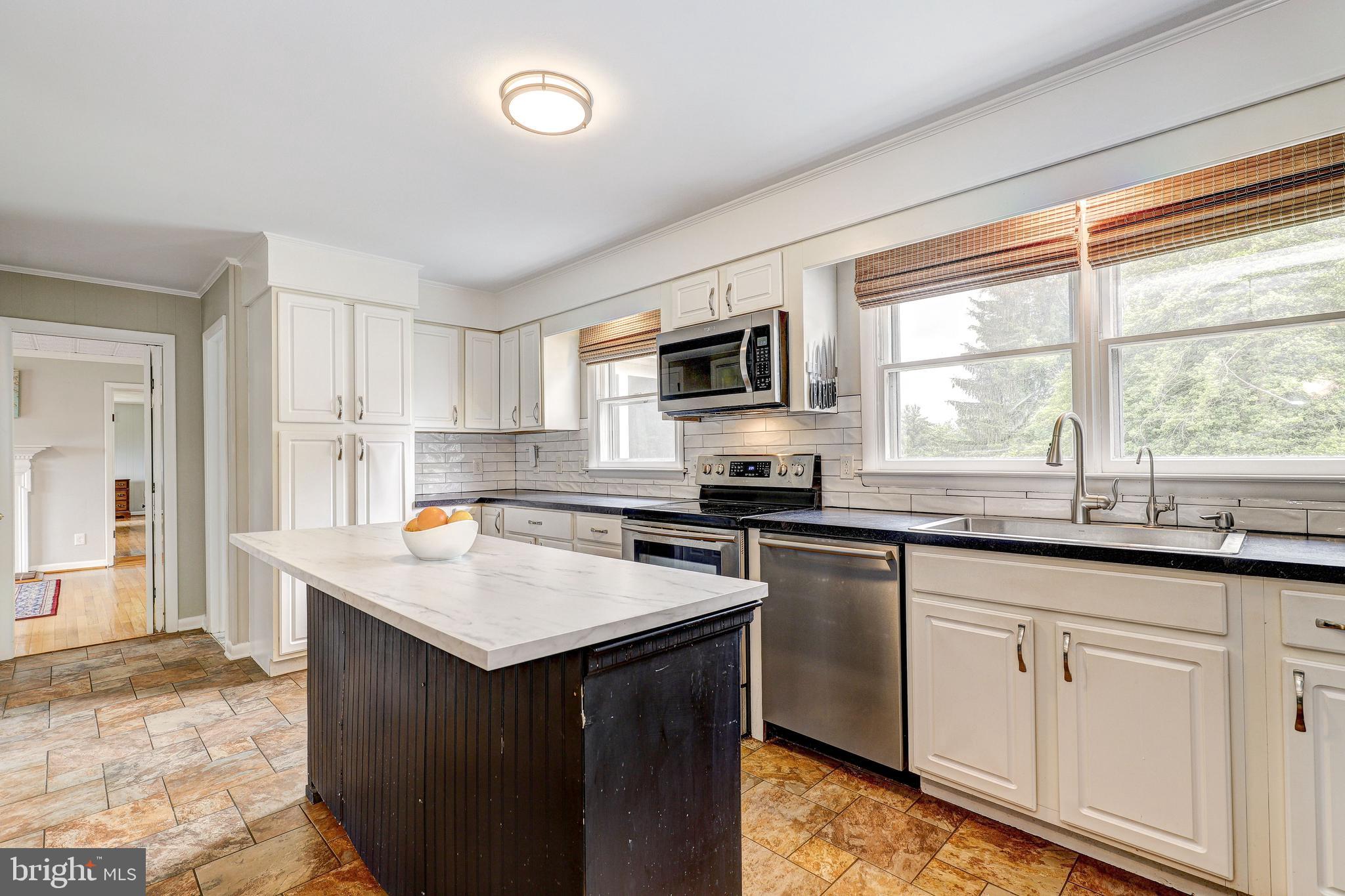 HAMPSTEAD - Residential