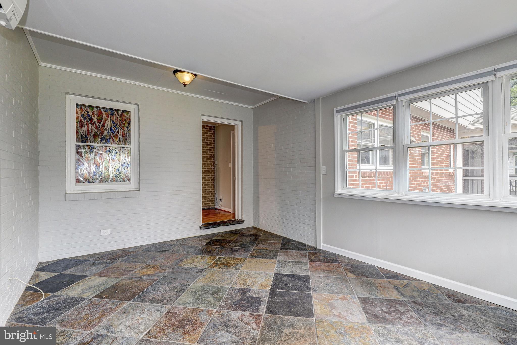 HAMPSTEAD - Residential