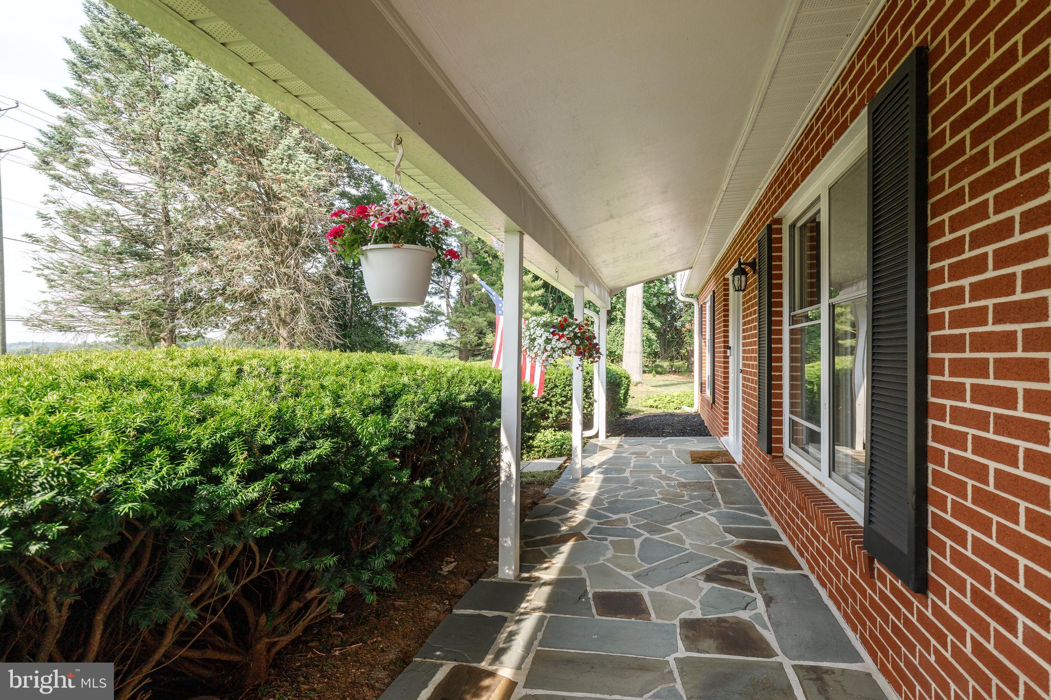 HAMPSTEAD - Residential