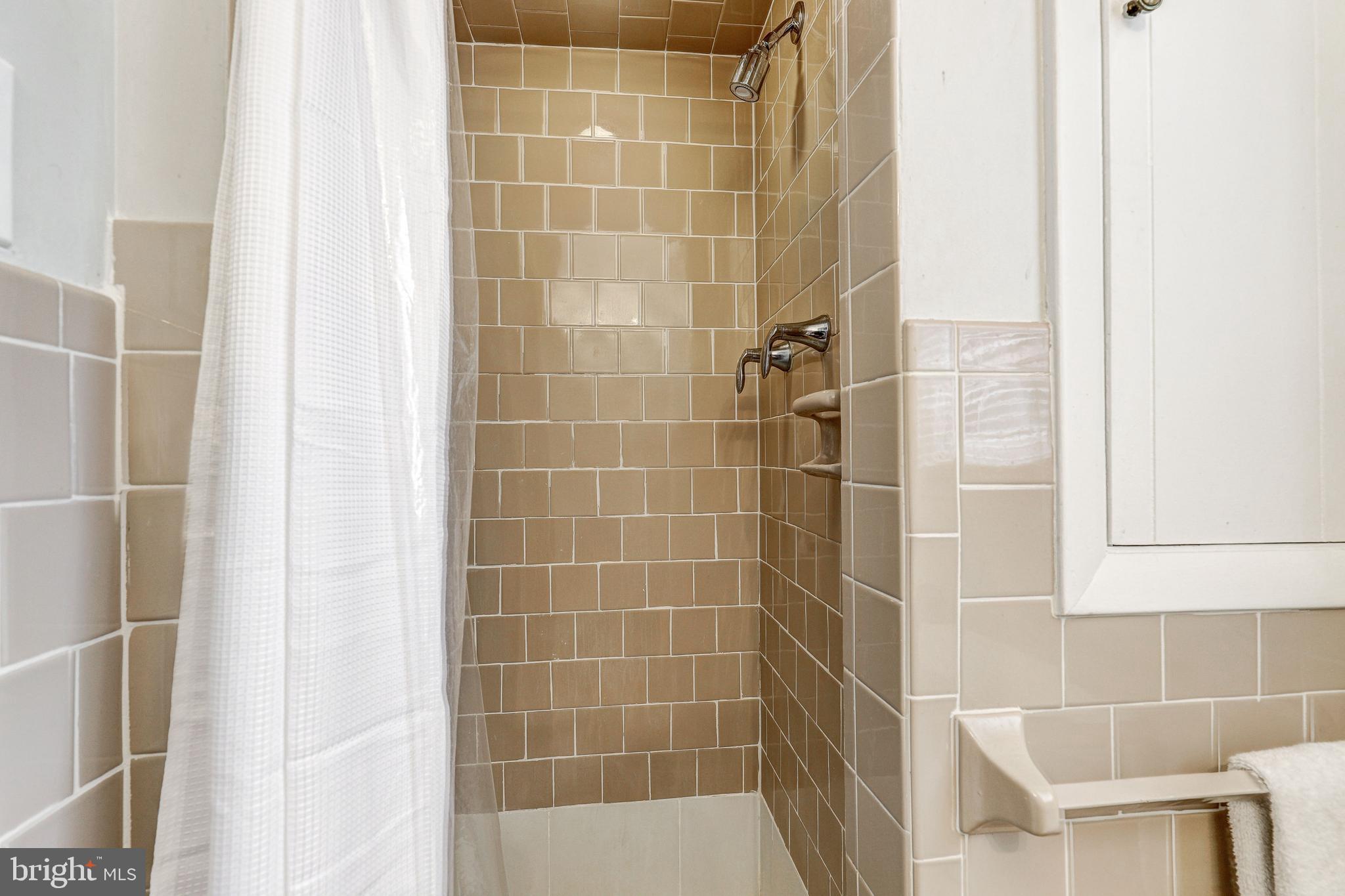 HAMPSTEAD - Residential