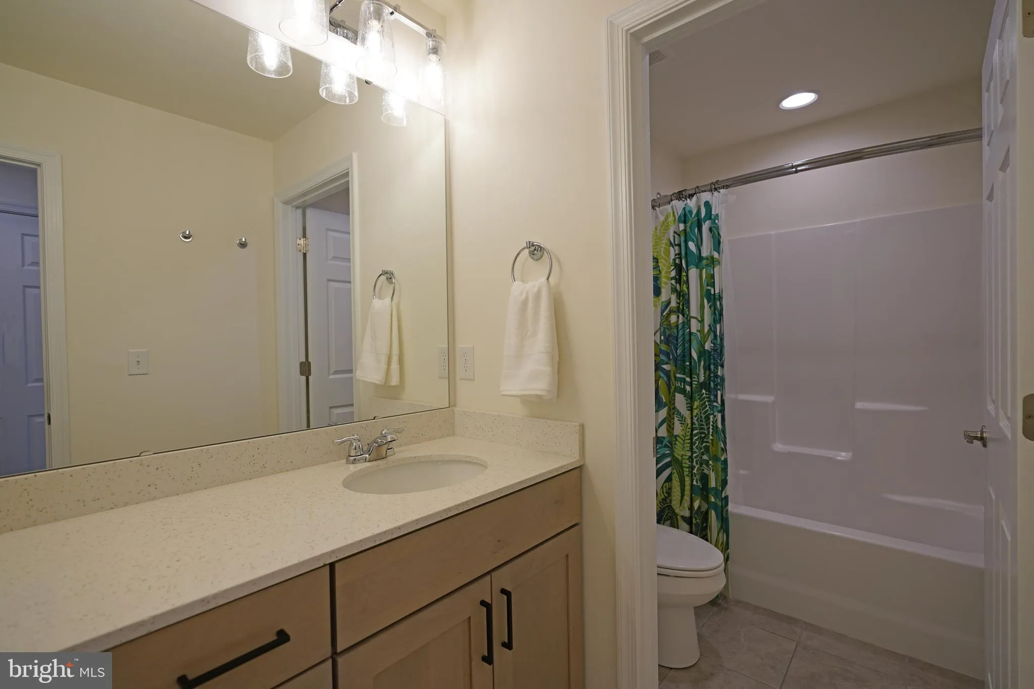 Lewes, Delaware 19958, United States, 5 Bedrooms Bedrooms, ,5 BathroomsBathrooms,Residential,Active,140714