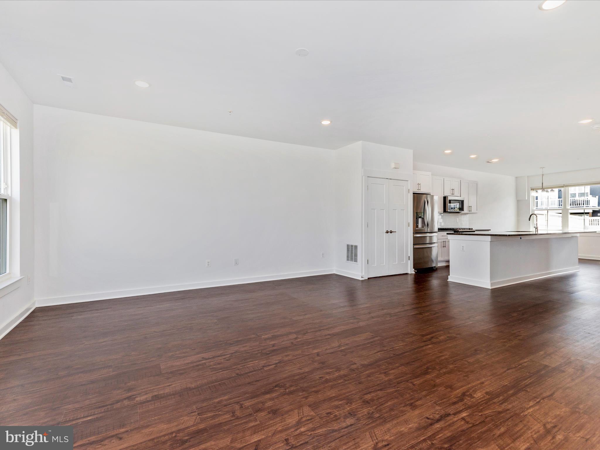 400 WAVERLEY DRIVE