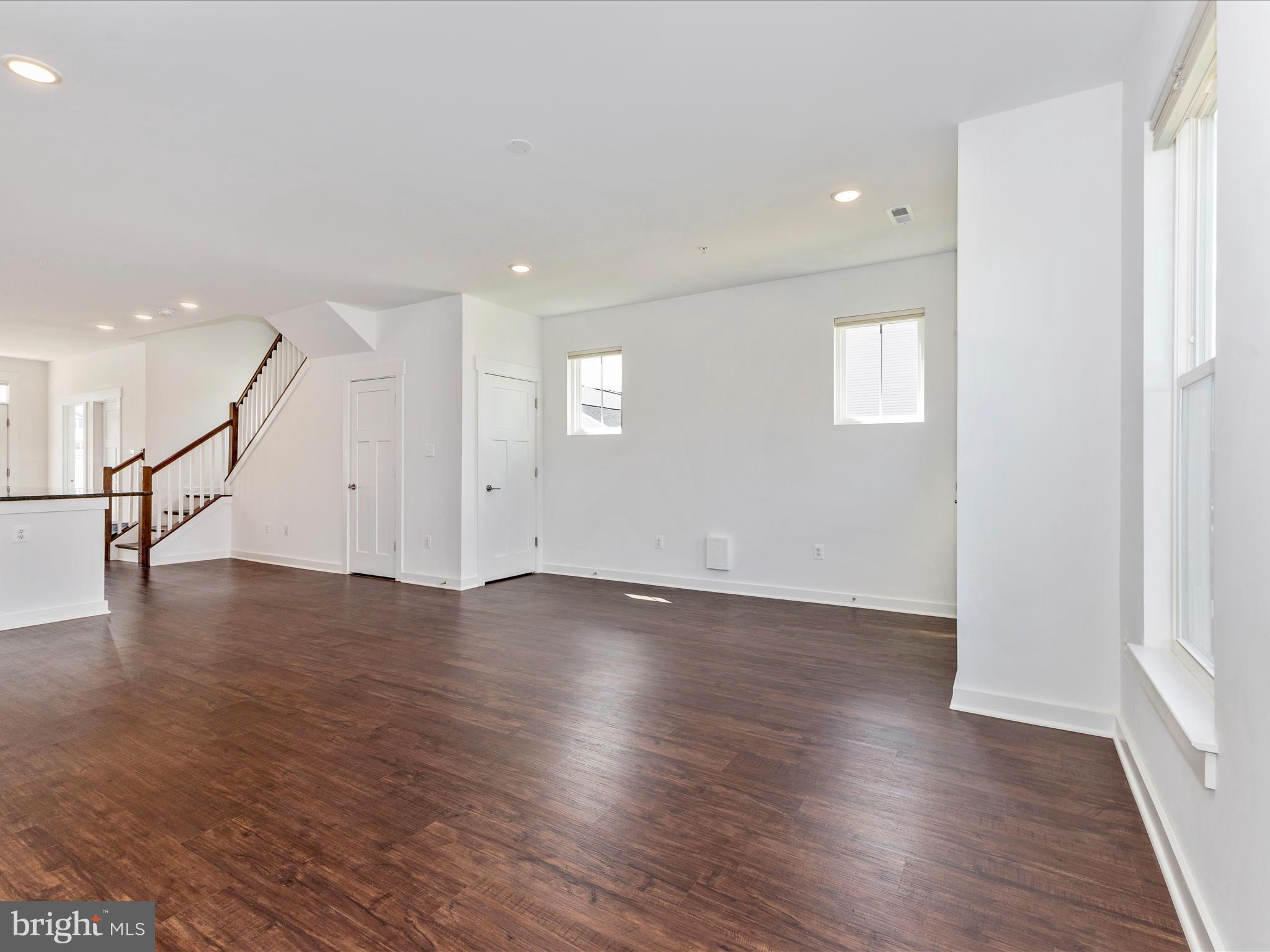 400 WAVERLEY DRIVE