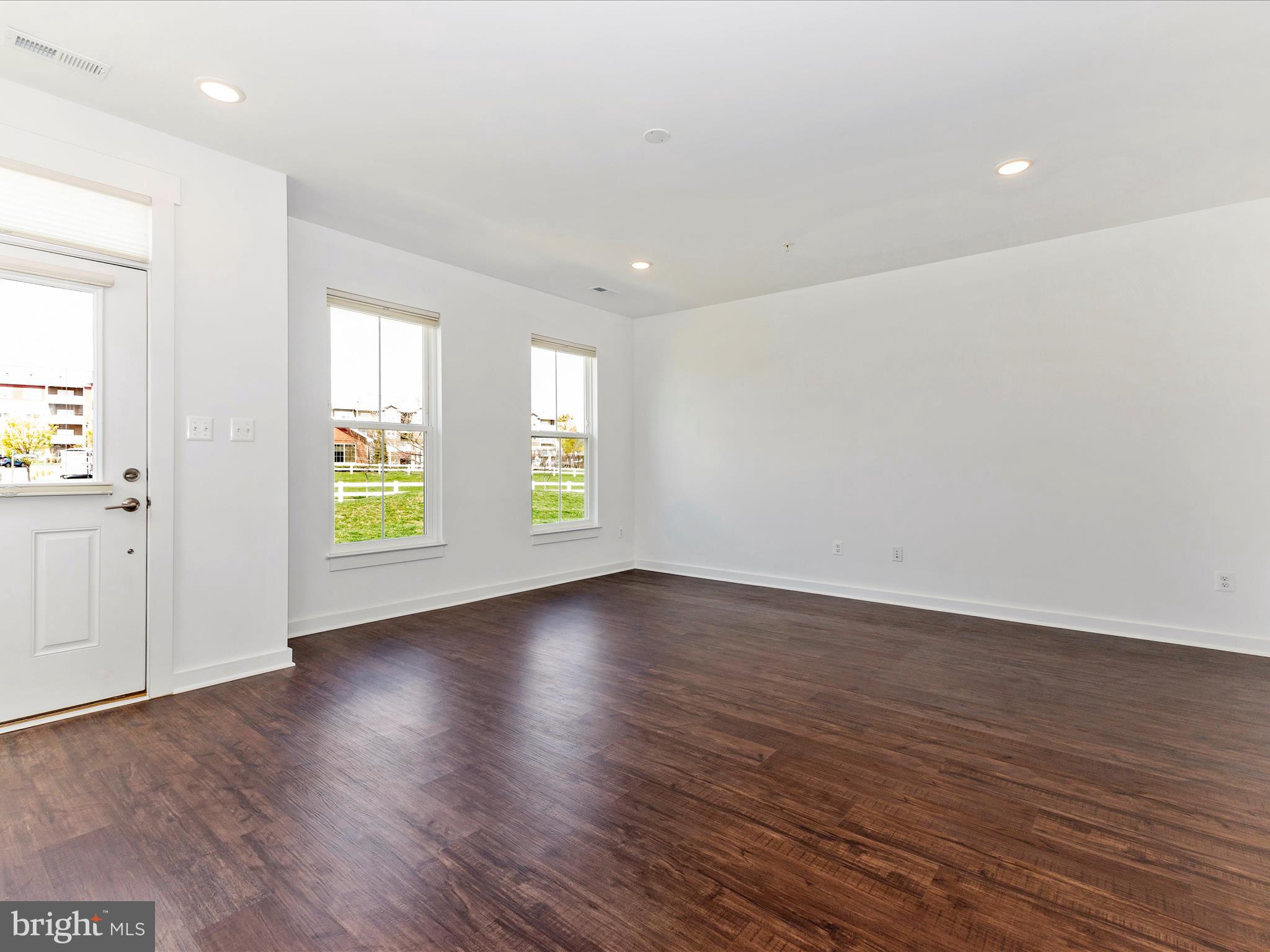 400 WAVERLEY DRIVE