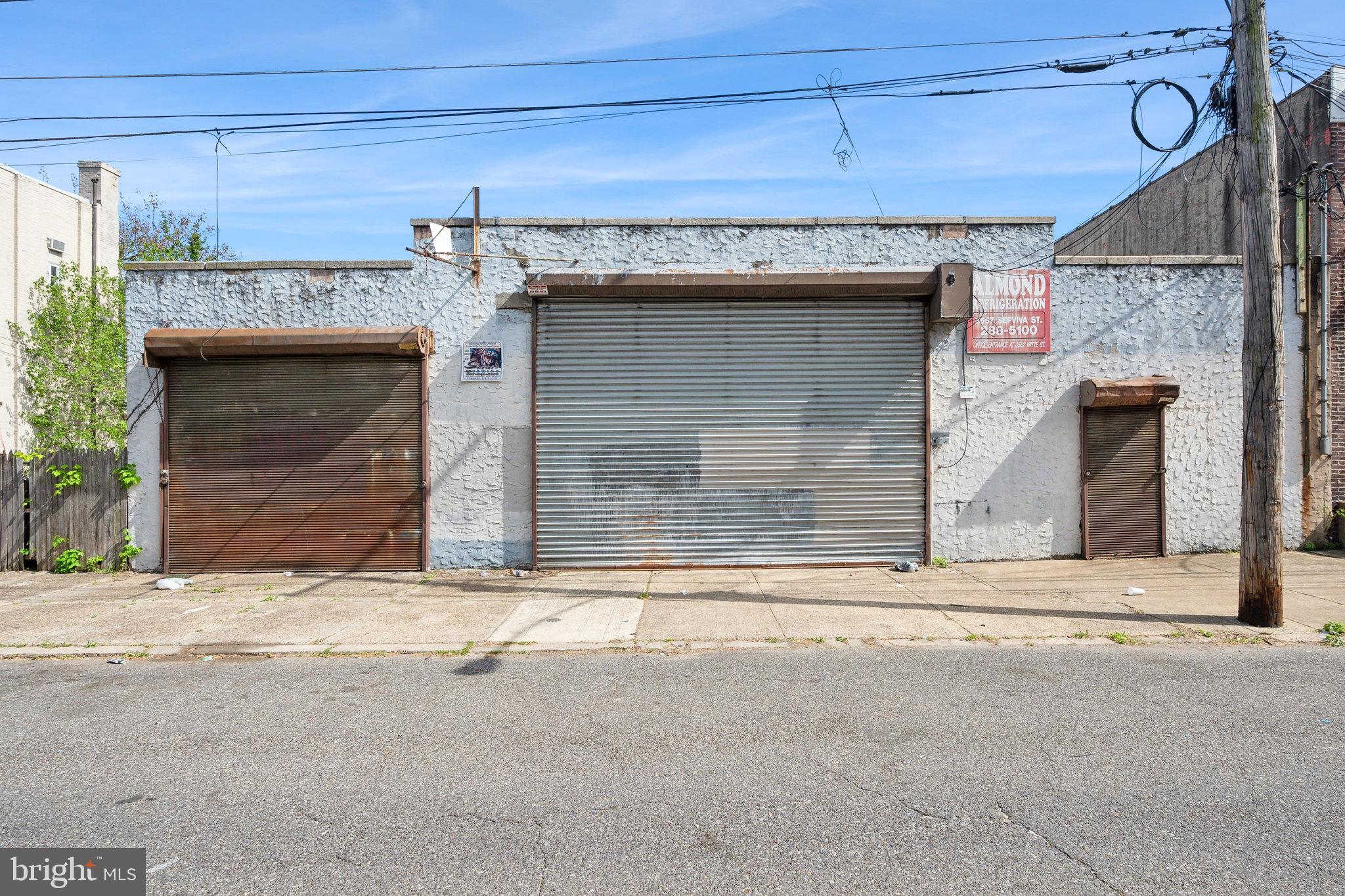 LARGE 5400 sq ft warehouse perfect for any auto mechanic shop or storage facility. Also opportunity to possibly develop and convert into a luxury condo or apartment building. The building extends the entire width of block between Sepviva St and Witte St. Very high ceilings and garage doors which can easily accommodate car lifts. In addition to industrial garages which can accommodate several parked cars, there are also 3 bathrooms and an work office area. Perfect for a contractor in need of storage or operating their business. Close to I-95 and all major highways. Make your offer today !