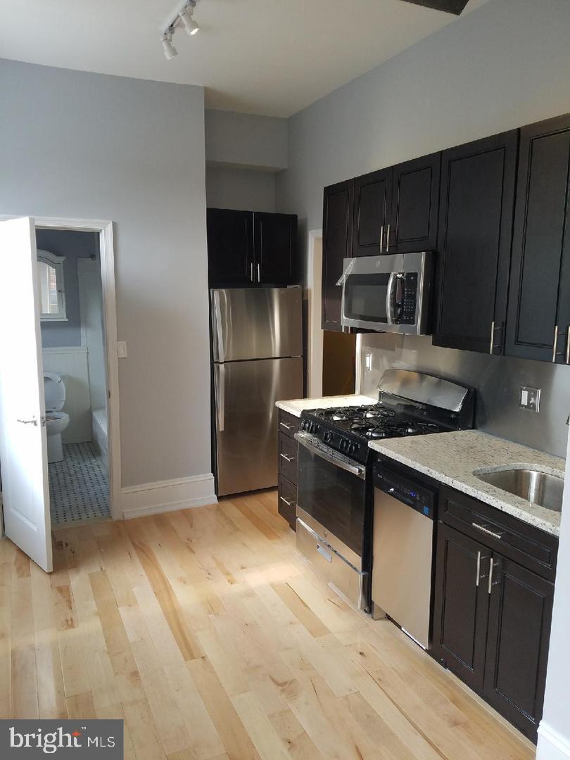 CENTER CITY - Residential Lease
