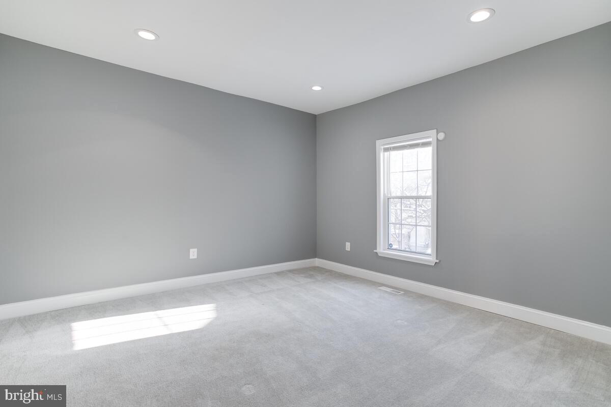 WINDSOR HILLS - Residential