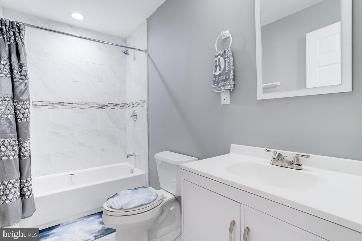 WINDSOR HILLS - Residential