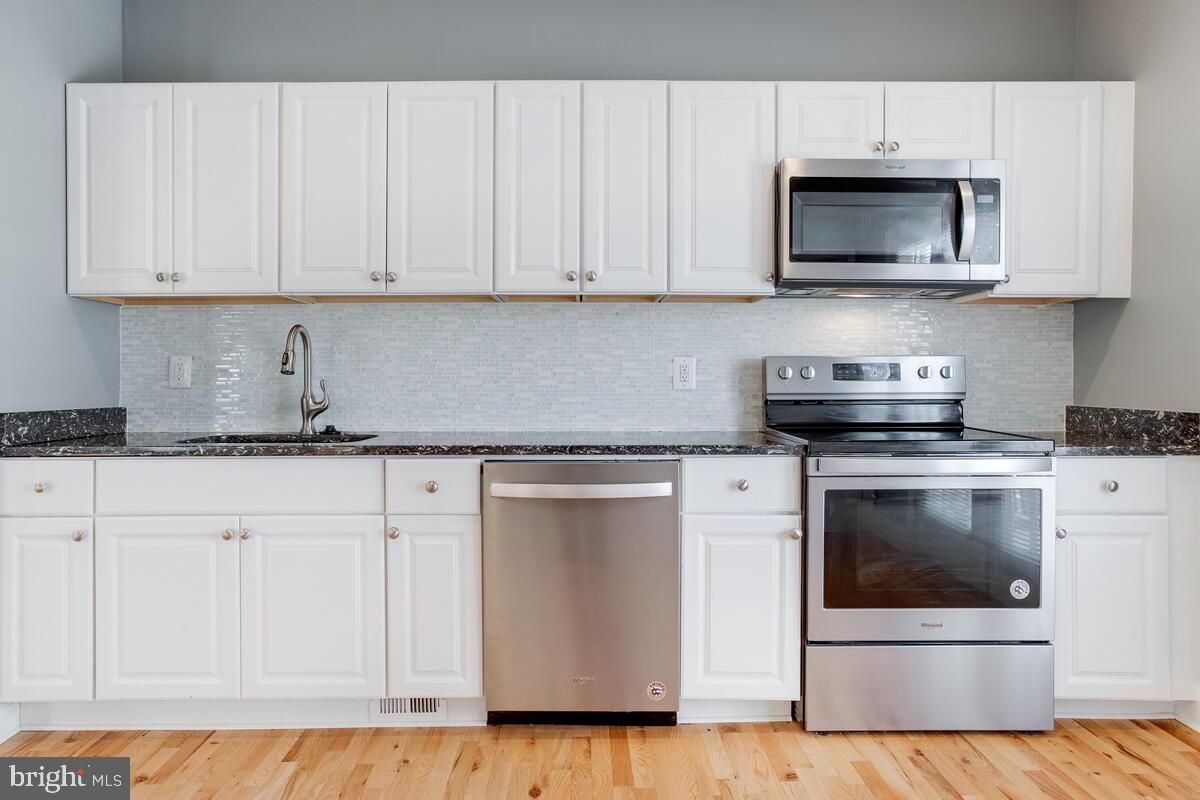 WINDSOR HILLS - Residential