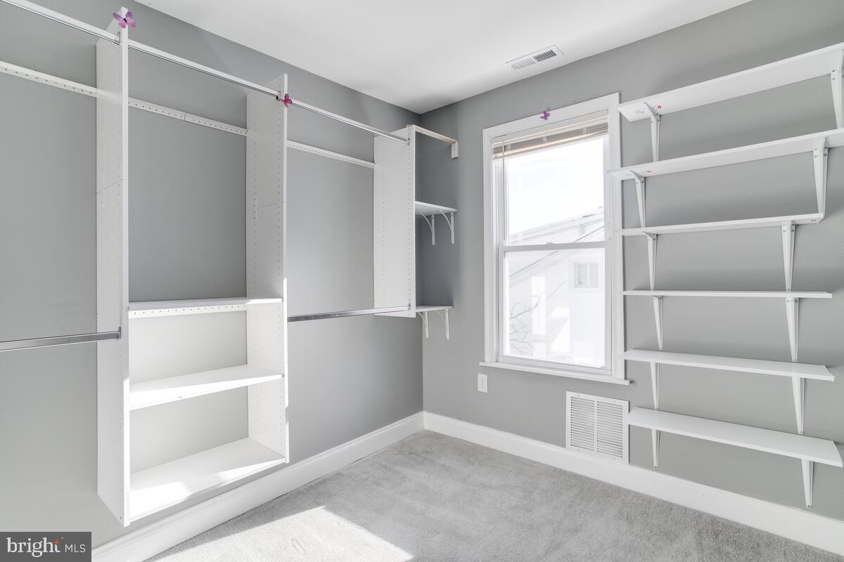 WINDSOR HILLS - Residential