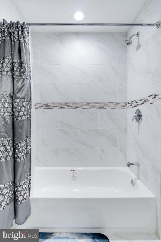 WINDSOR HILLS - Residential