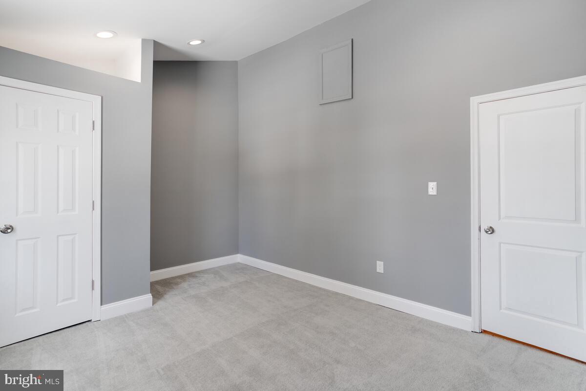 WINDSOR HILLS - Residential