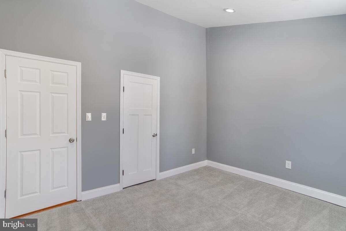 WINDSOR HILLS - Residential