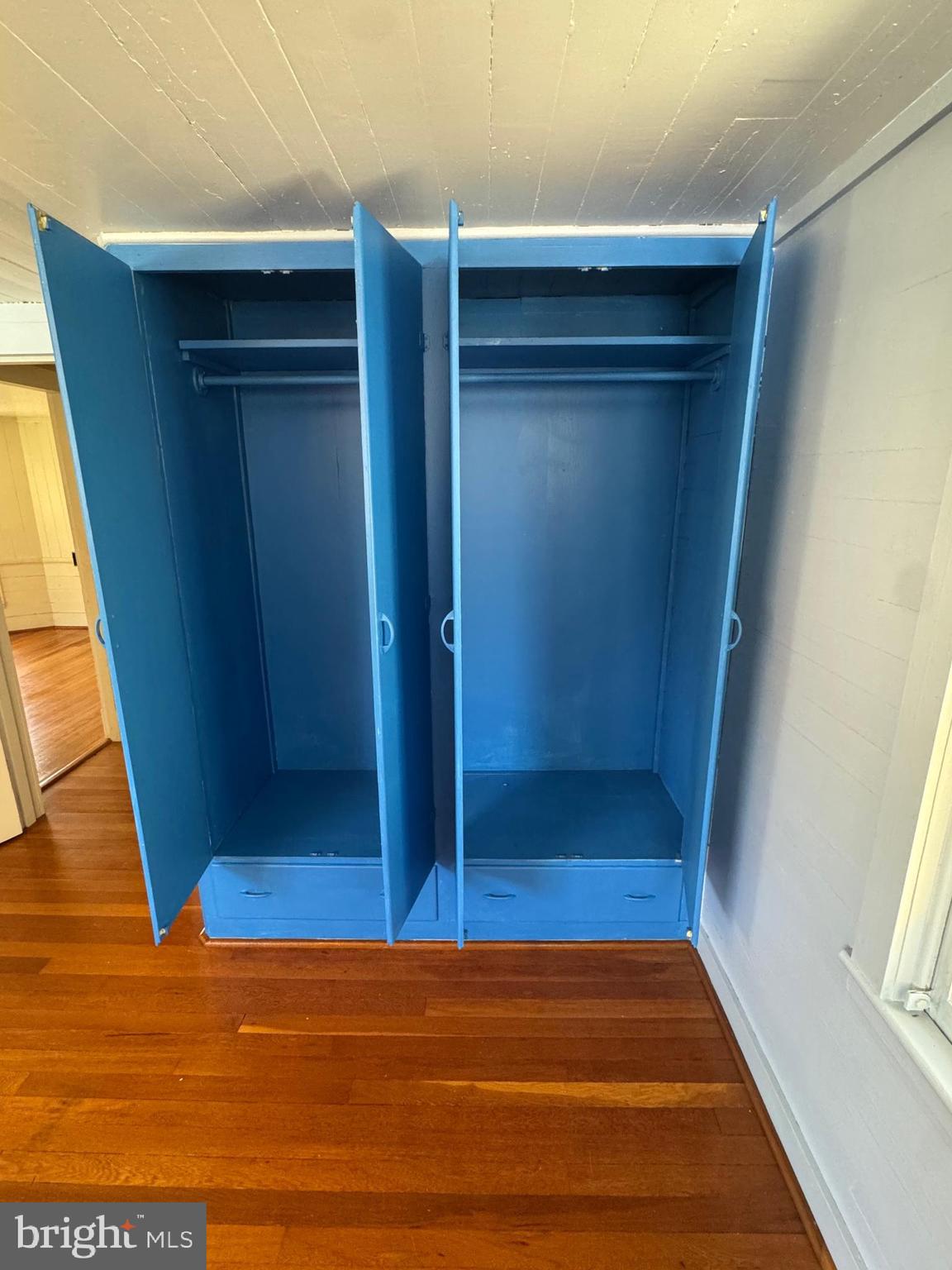 NONE UNRESTRICTED - Residential