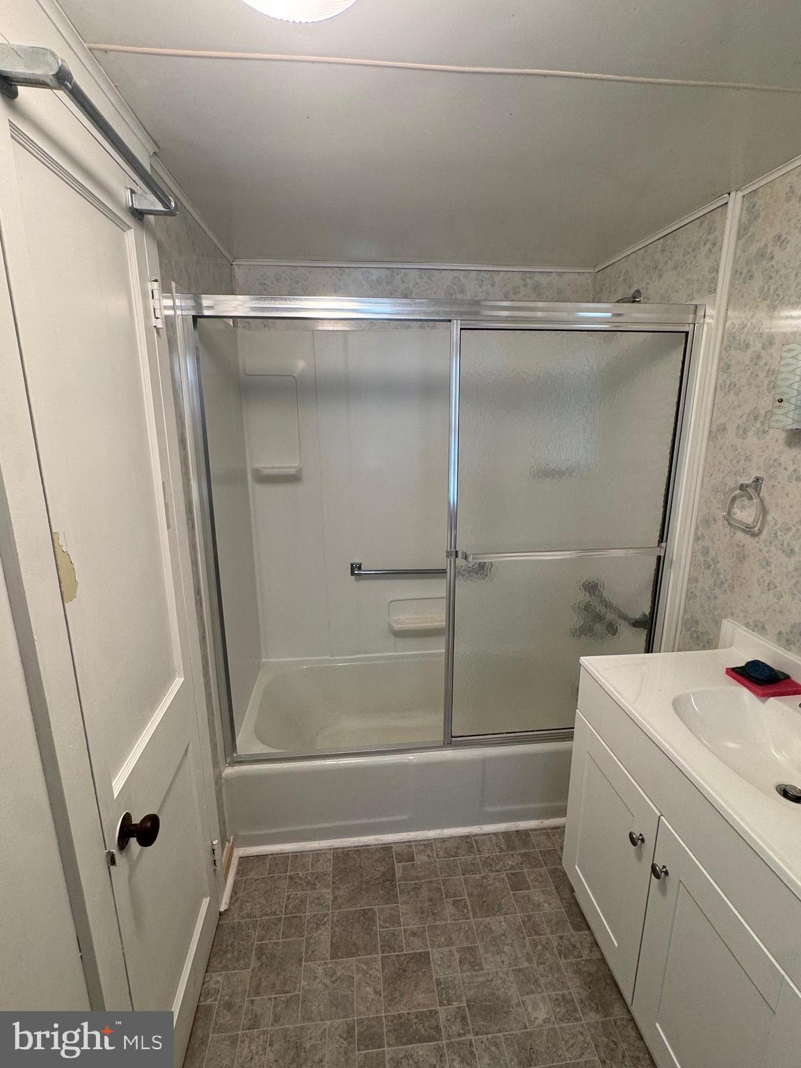 NONE UNRESTRICTED - Residential