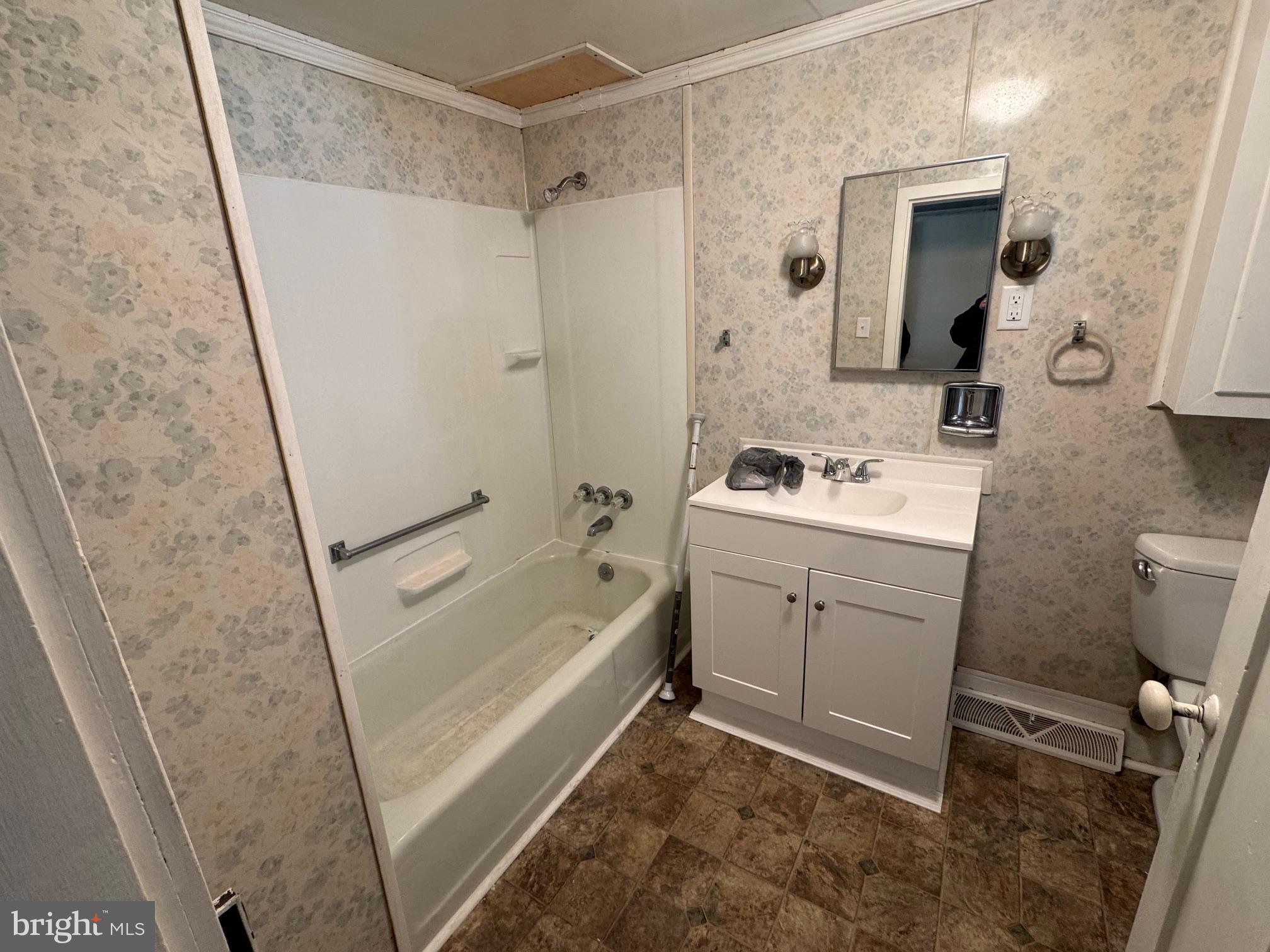 NONE UNRESTRICTED - Residential