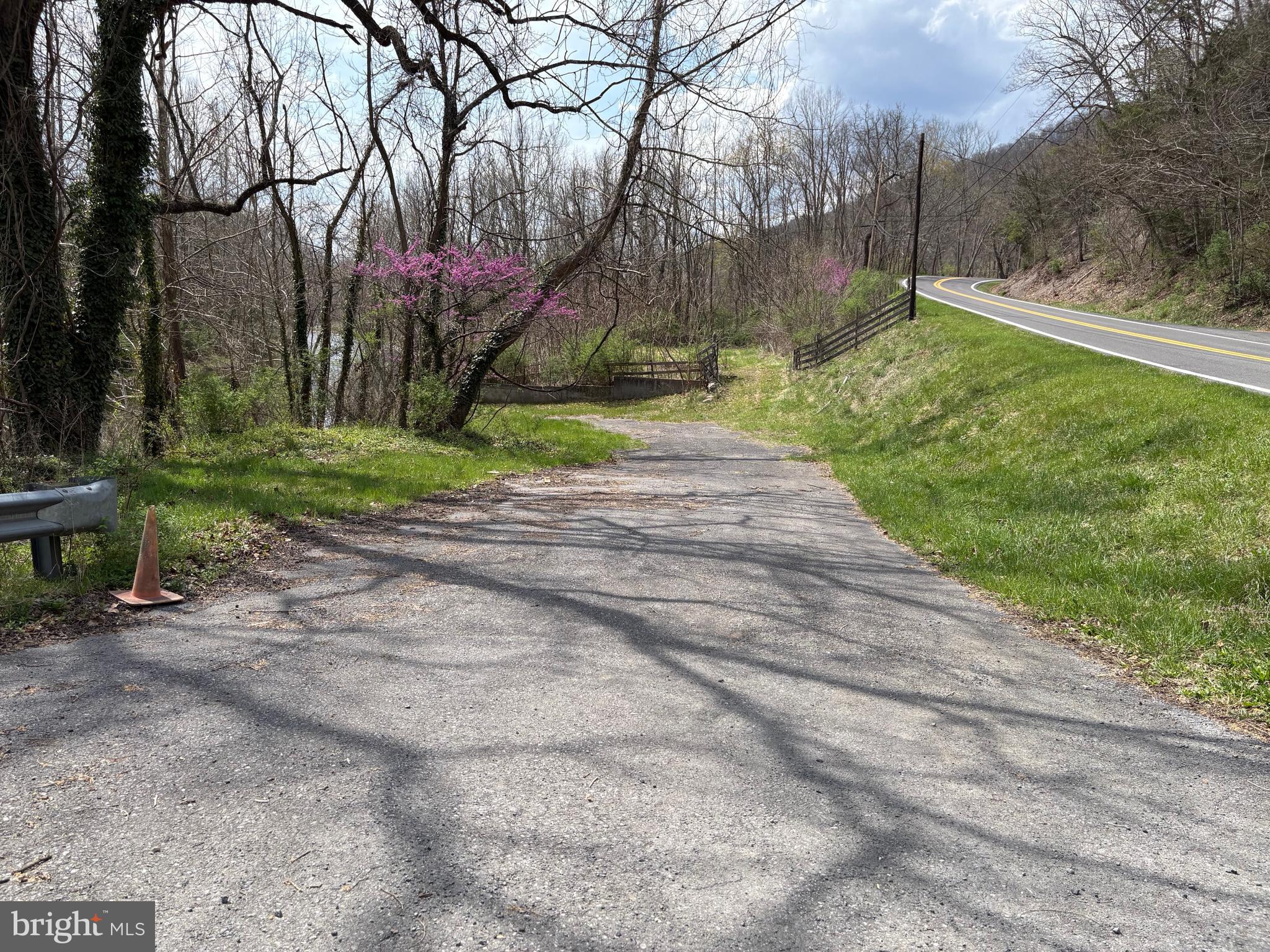 NONE UNRESTRICTED - Residential