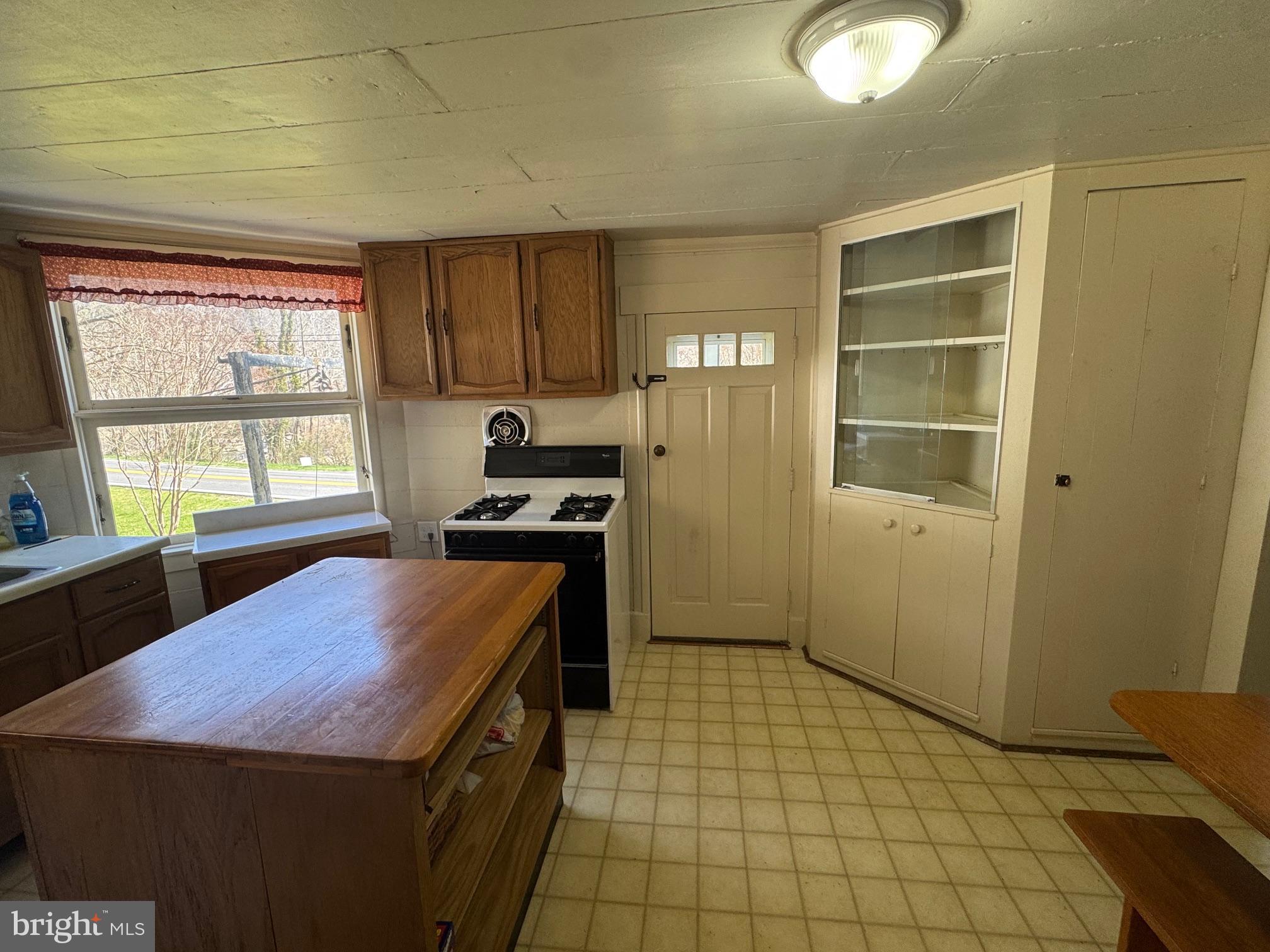 NONE UNRESTRICTED - Residential