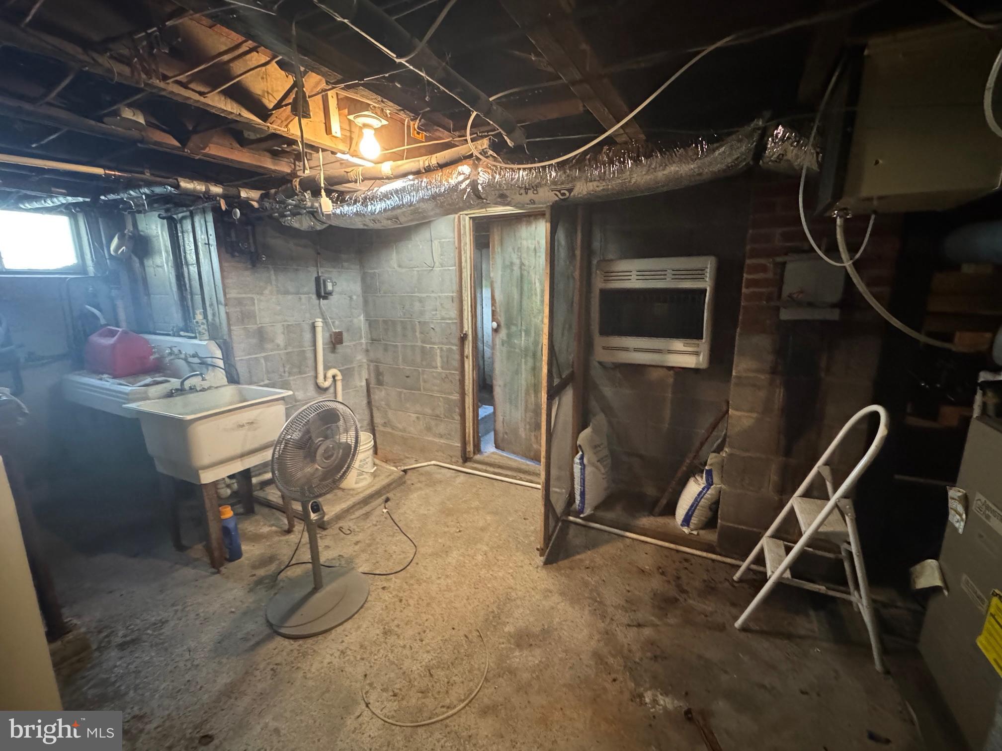 NONE UNRESTRICTED - Residential