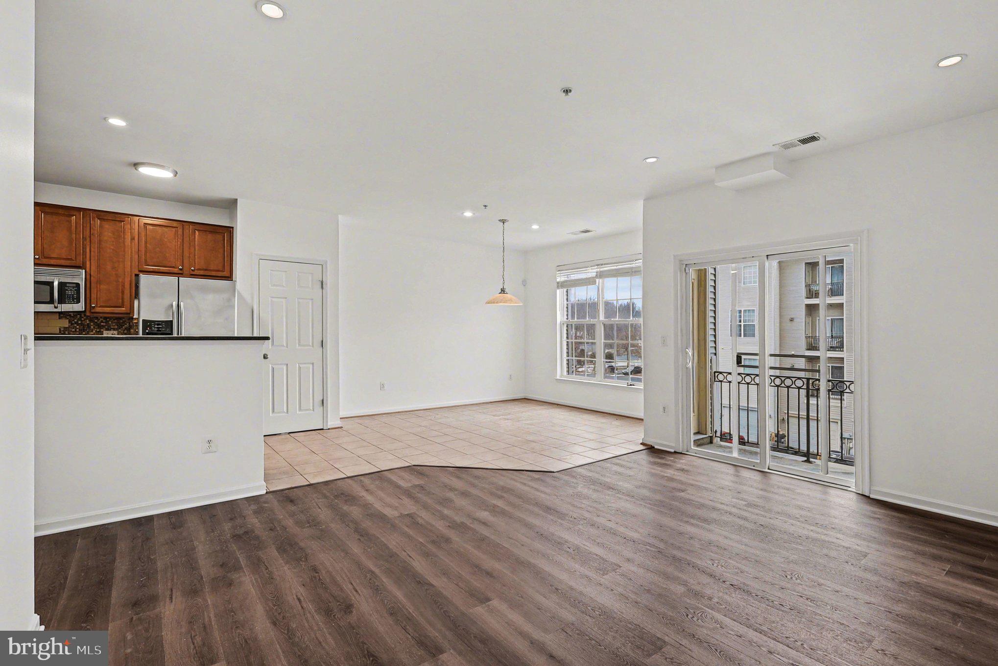 15831 JOHN DISKIN CIRCLE