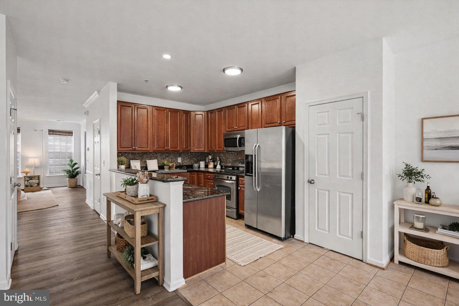 15831 JOHN DISKIN CIRCLE