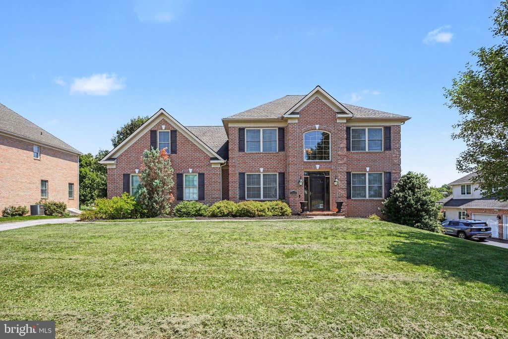 Photo of 2450 Hartford Road, YORK, PA 17402 (MLS # PAYK2108686)
