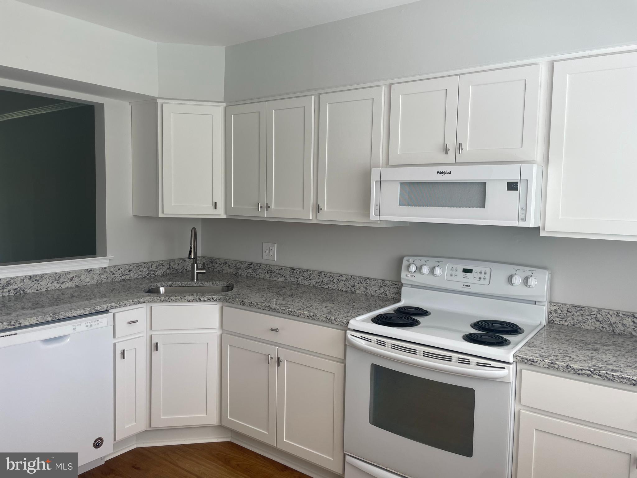 7 MIZZEN COURT