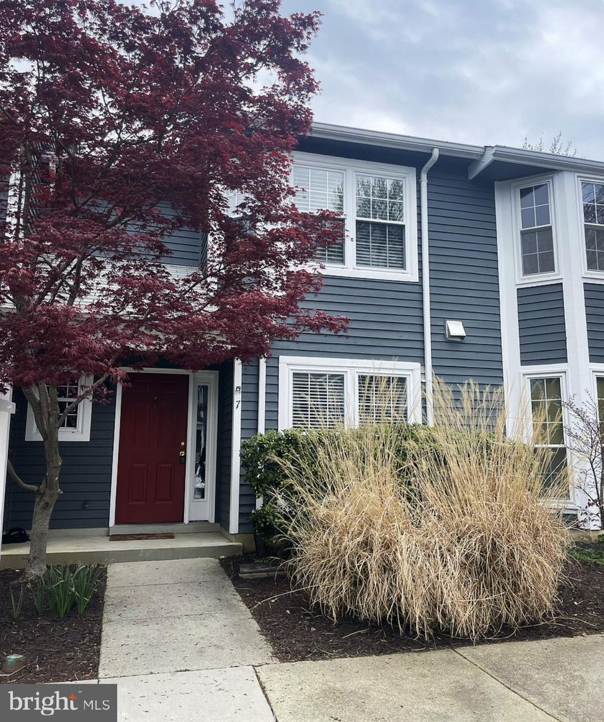 Coming soon! Beautiful home in Mariner's Landing. Well maintained 2 primary suite home! New kitchen!