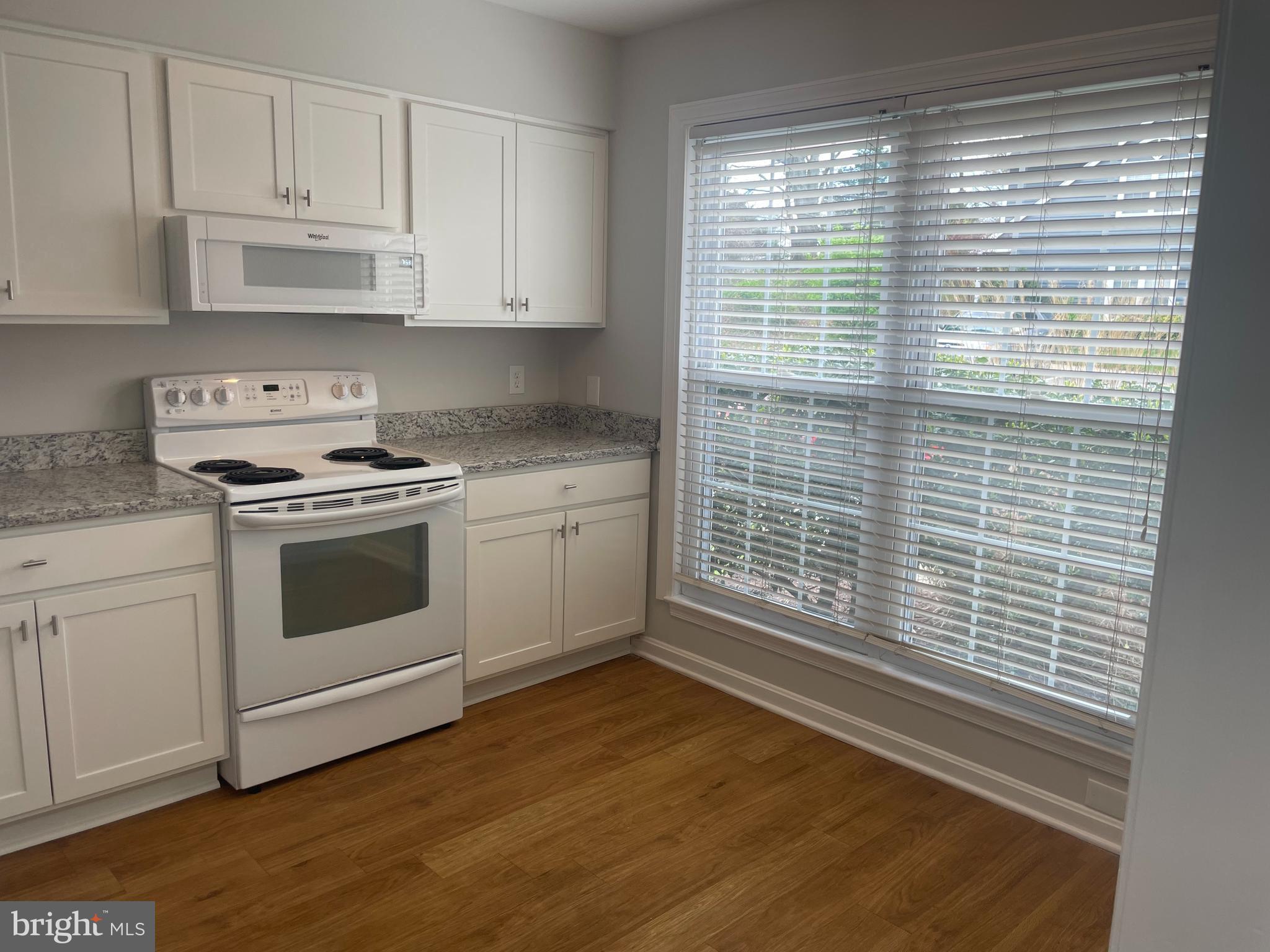 7 MIZZEN COURT