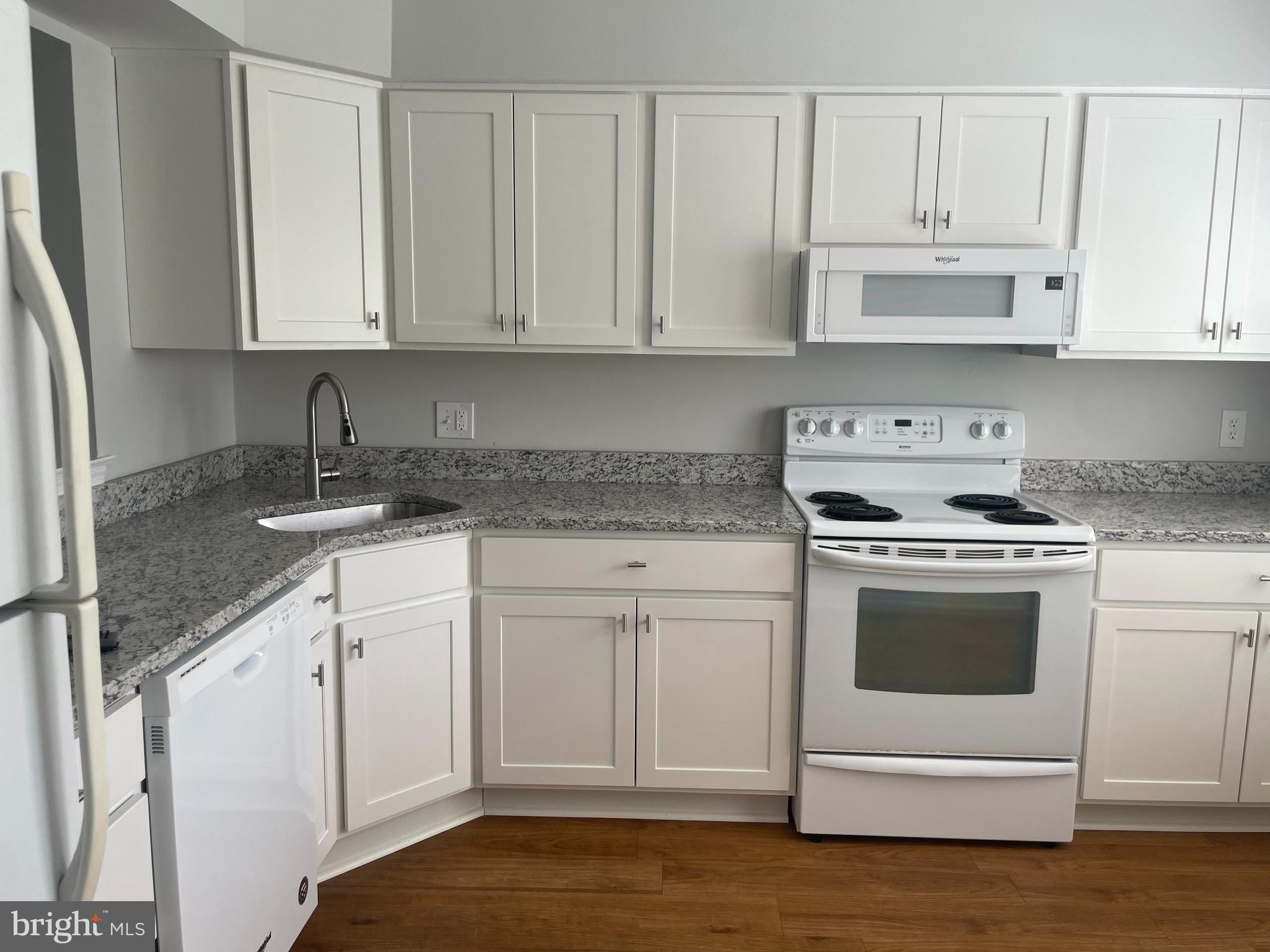 7 MIZZEN COURT