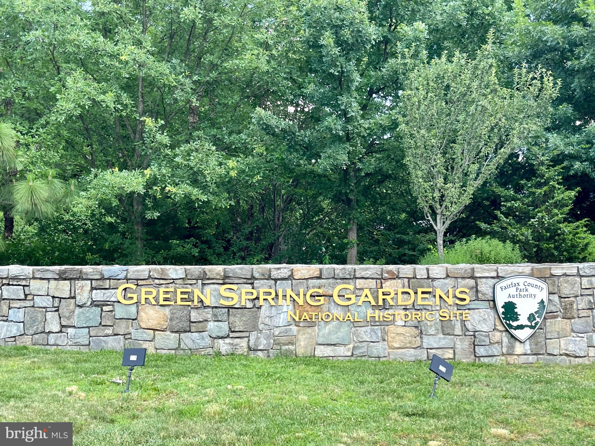 SLEEPY HOLLOW WOODS - Residential