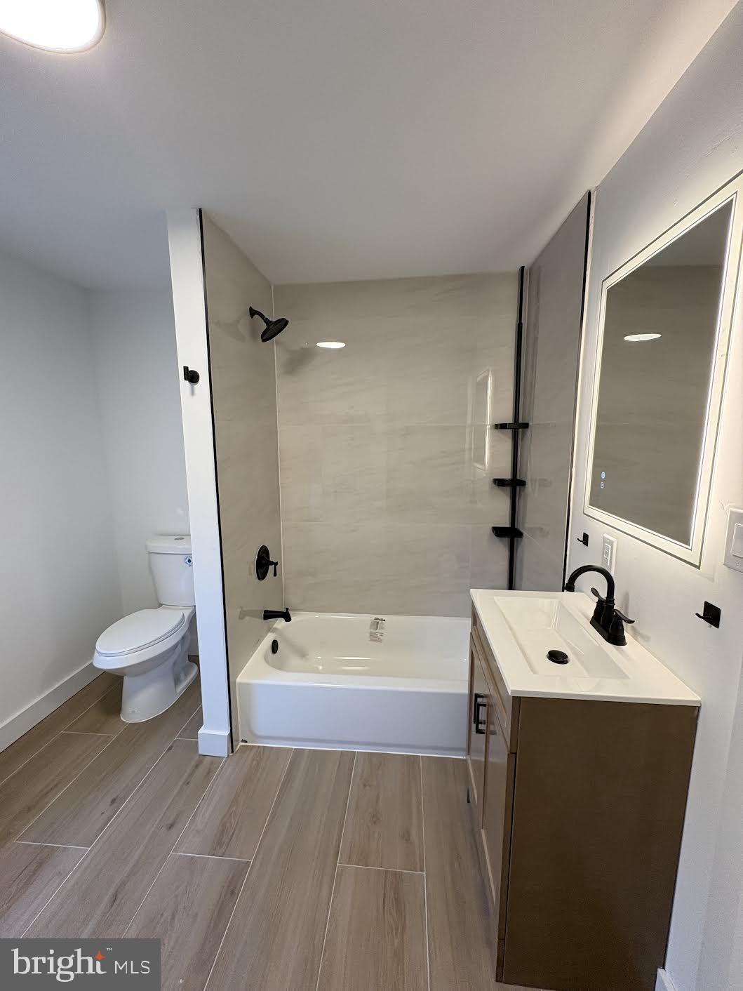 CONNAUGHTOWN - Residential