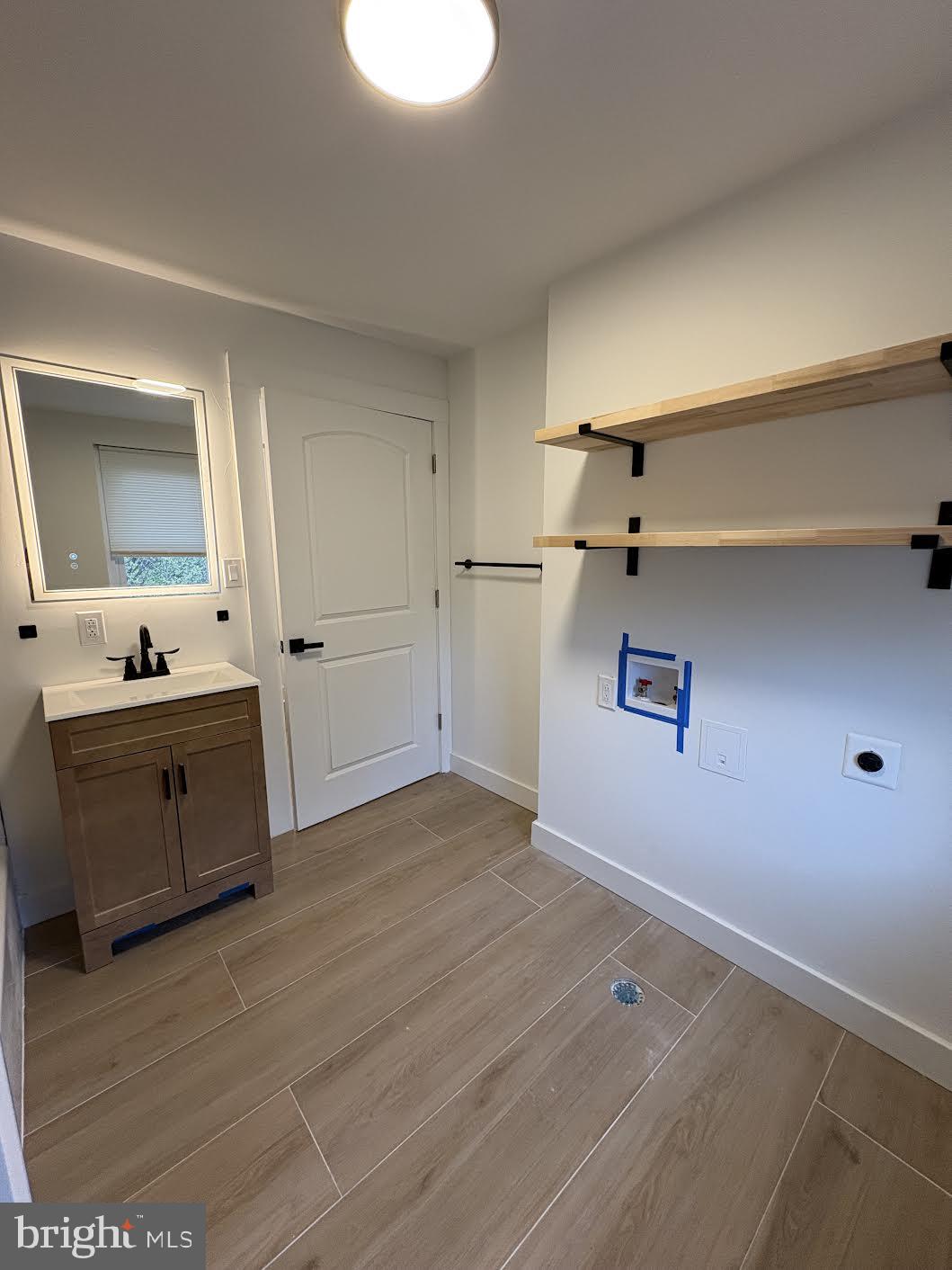 CONNAUGHTOWN - Residential