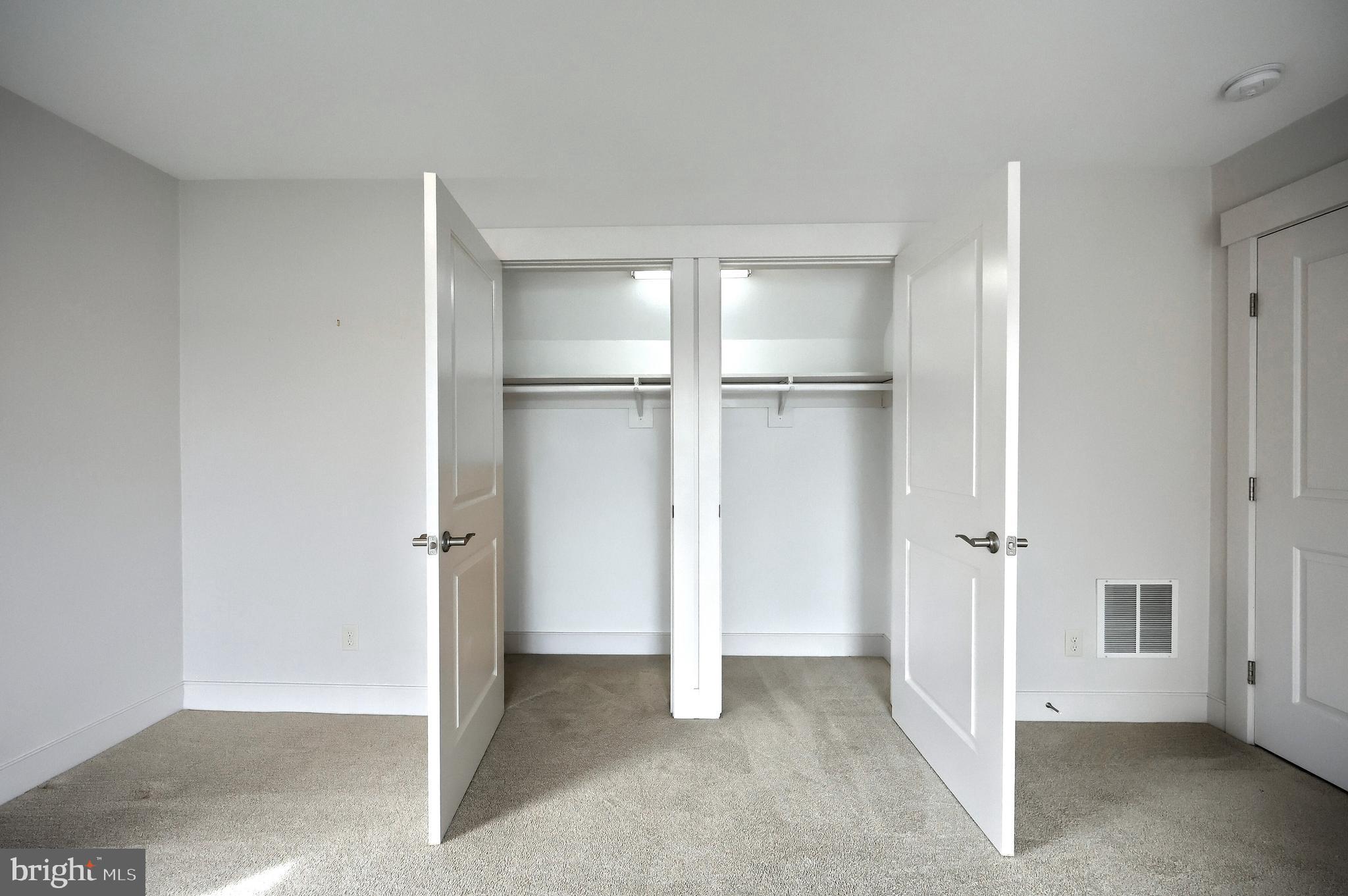 LAKE MEADE - Residential