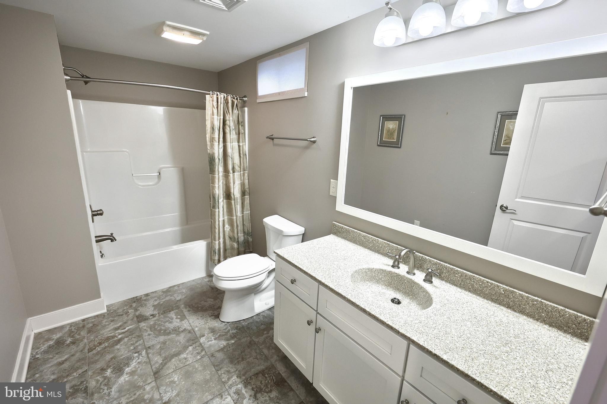 LAKE MEADE - Residential