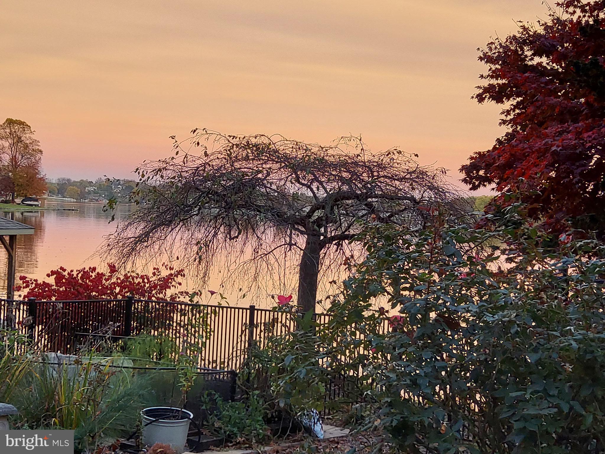 LAKE MEADE - Residential