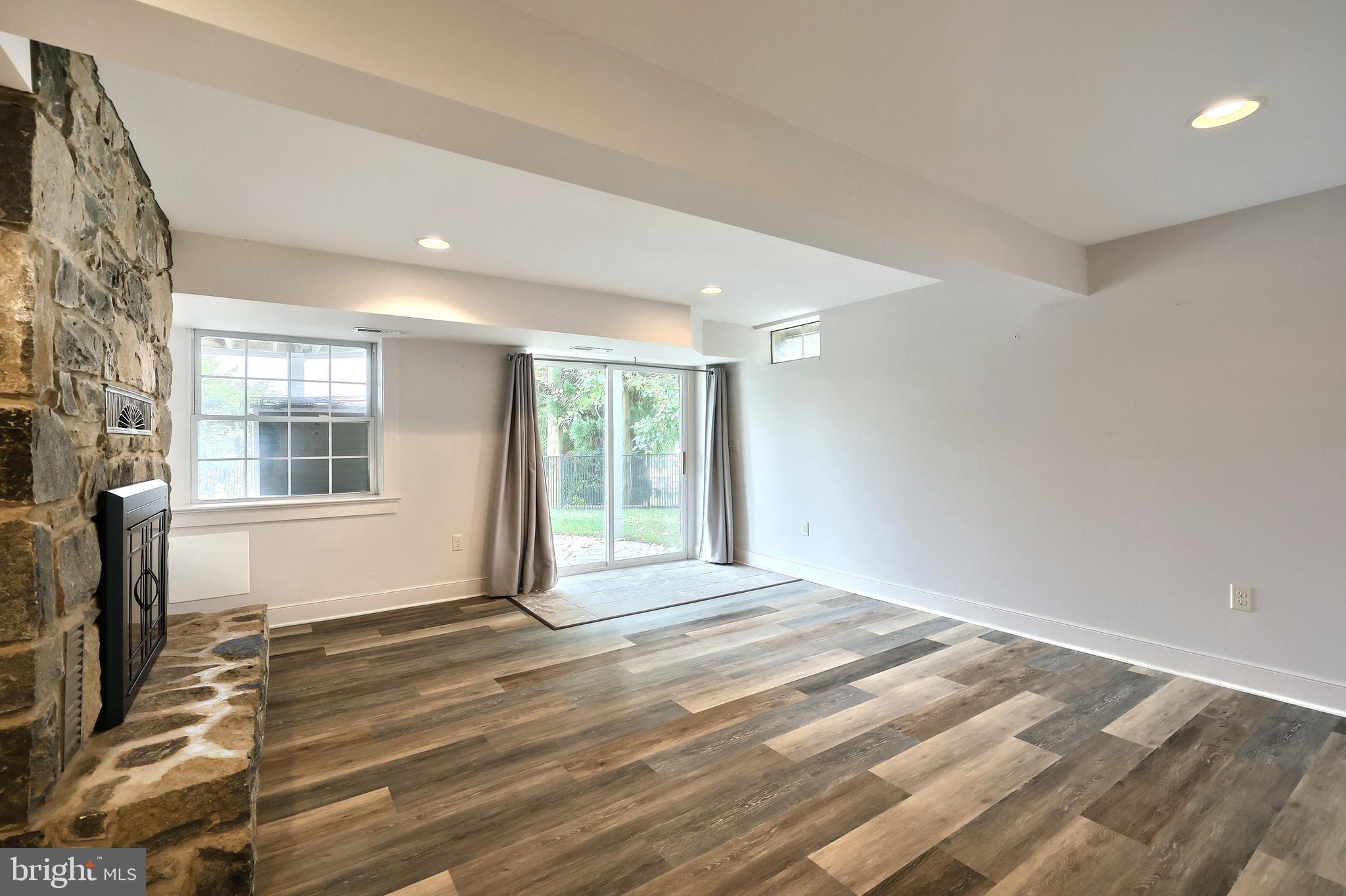 LAKE MEADE - Residential