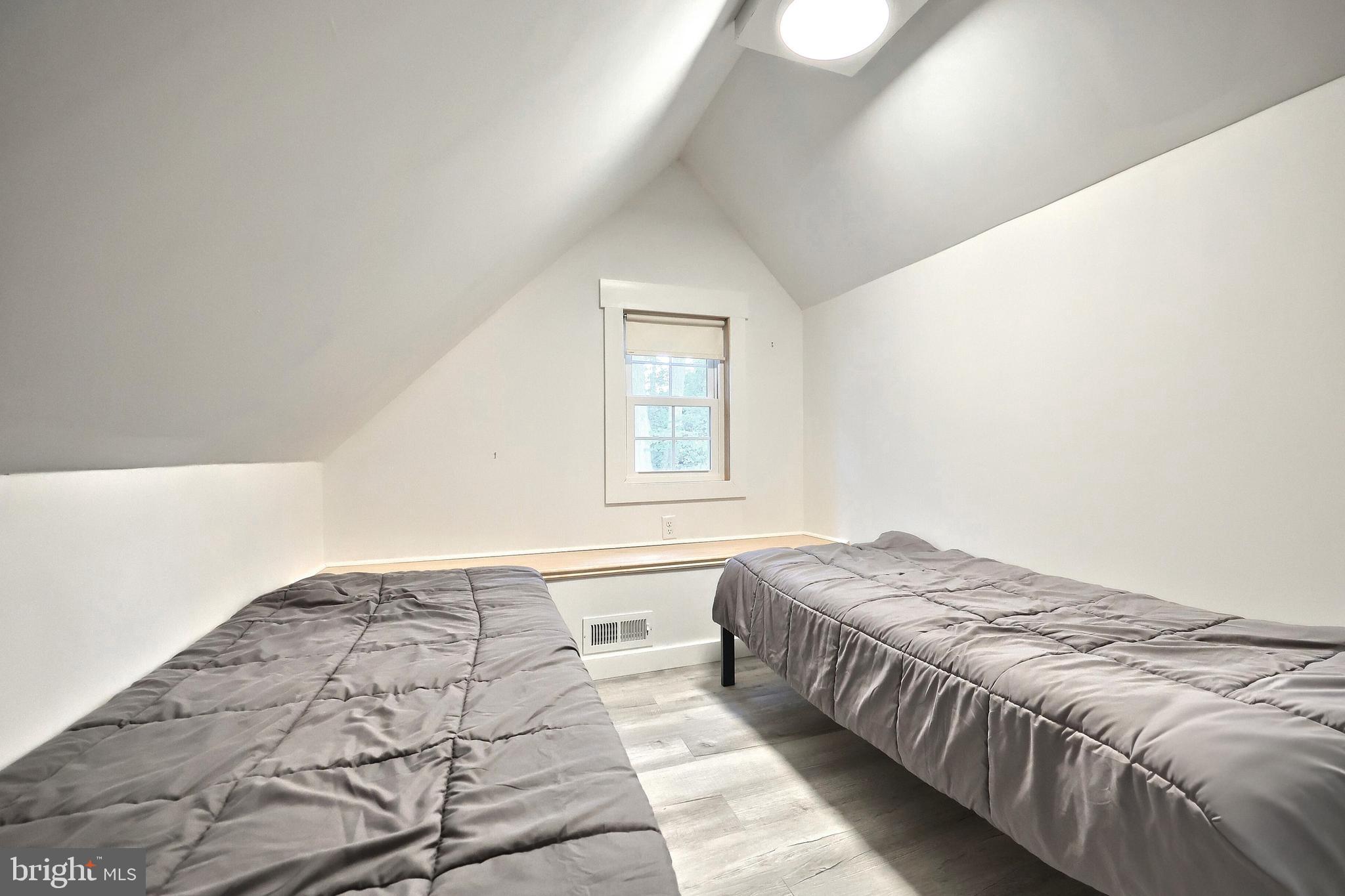 LAKE MEADE - Residential